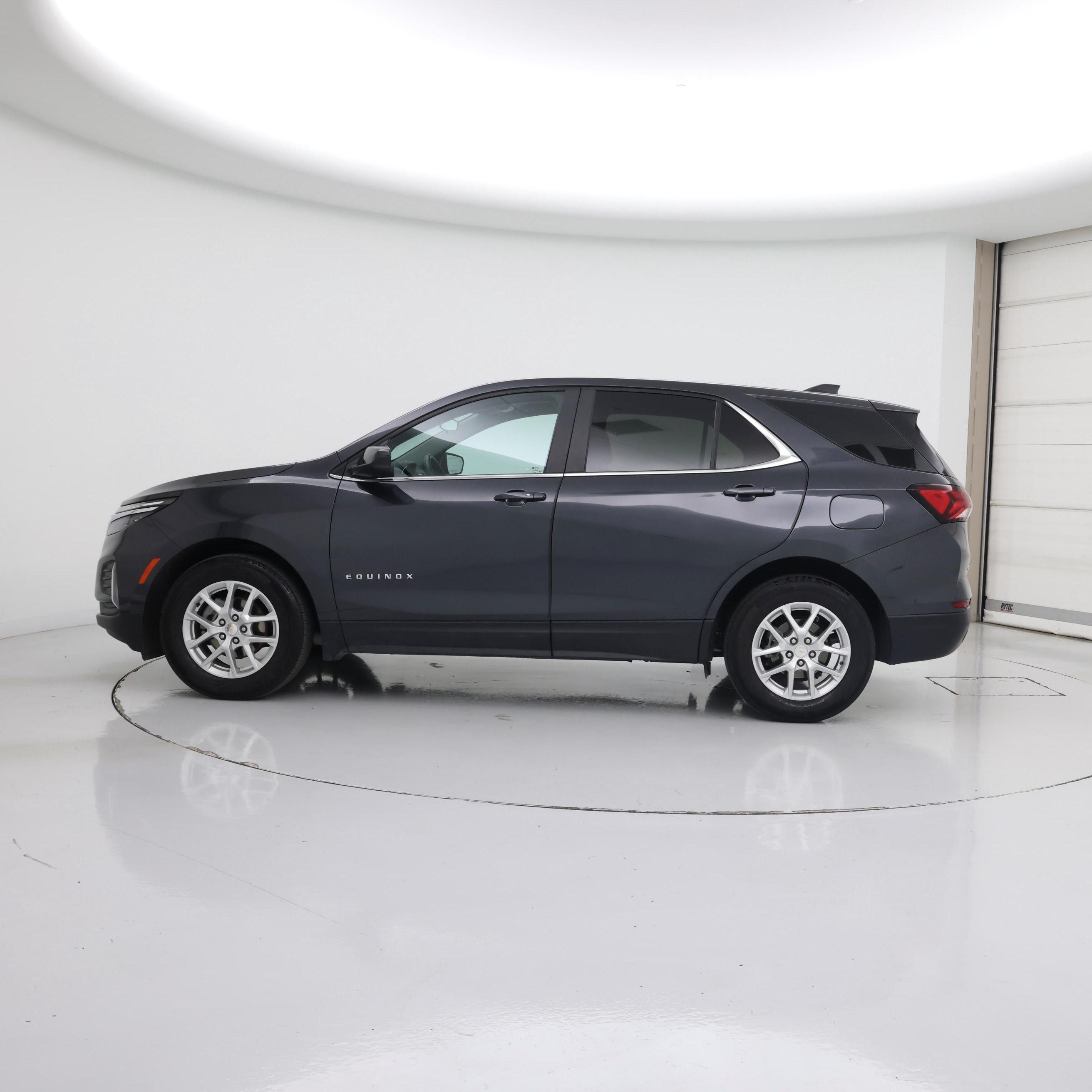 Thumbnail: 2023 Chevrolet Equinox - 3