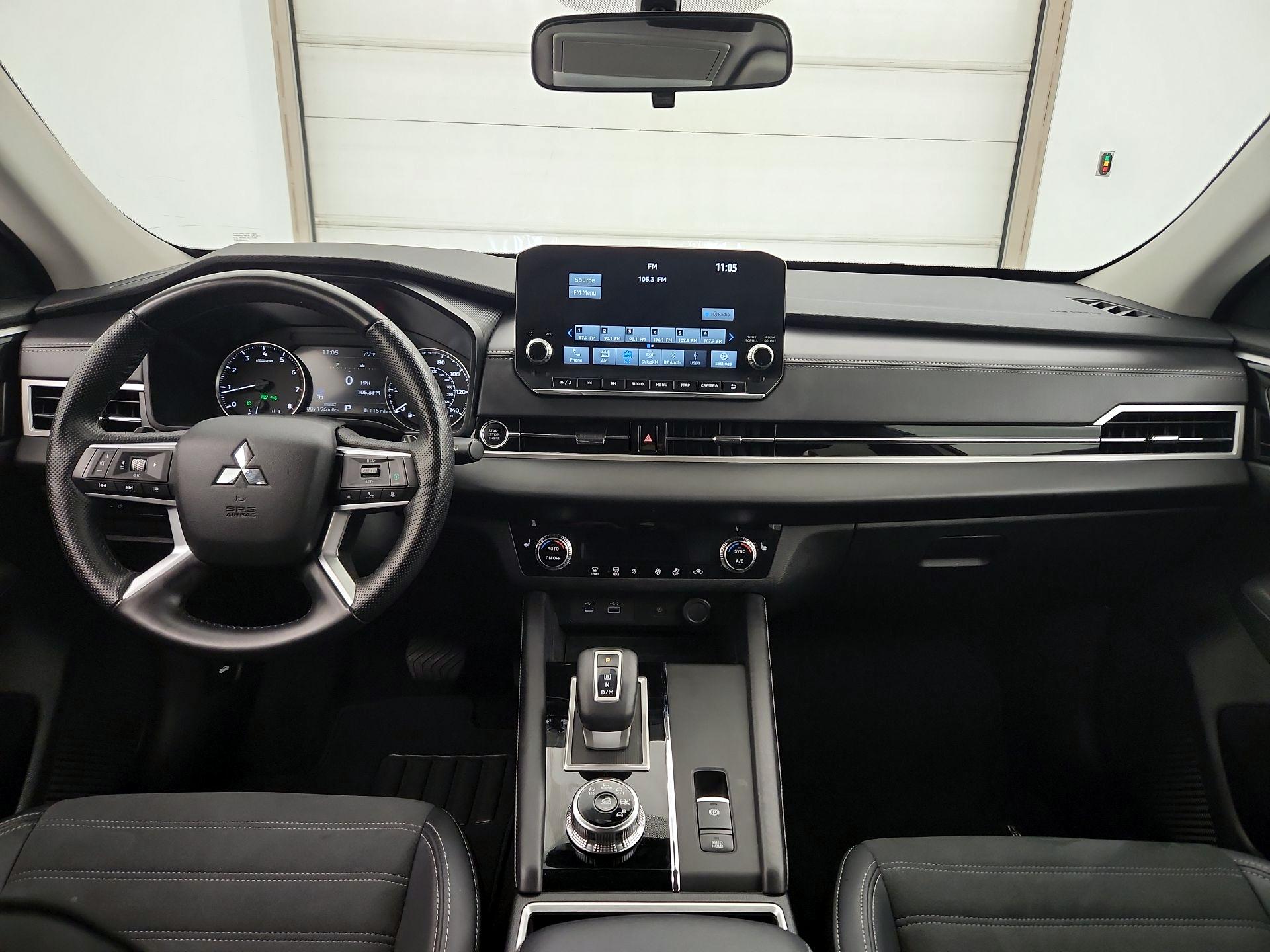 Thumbnail: 2024 Mitsubishi Outlander - 9