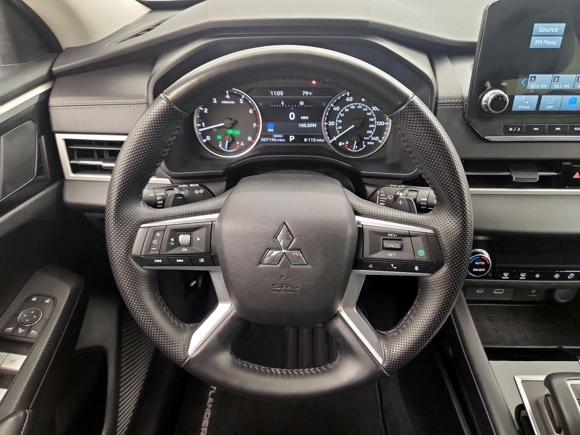 Thumbnail: 2024 Mitsubishi Outlander - 10