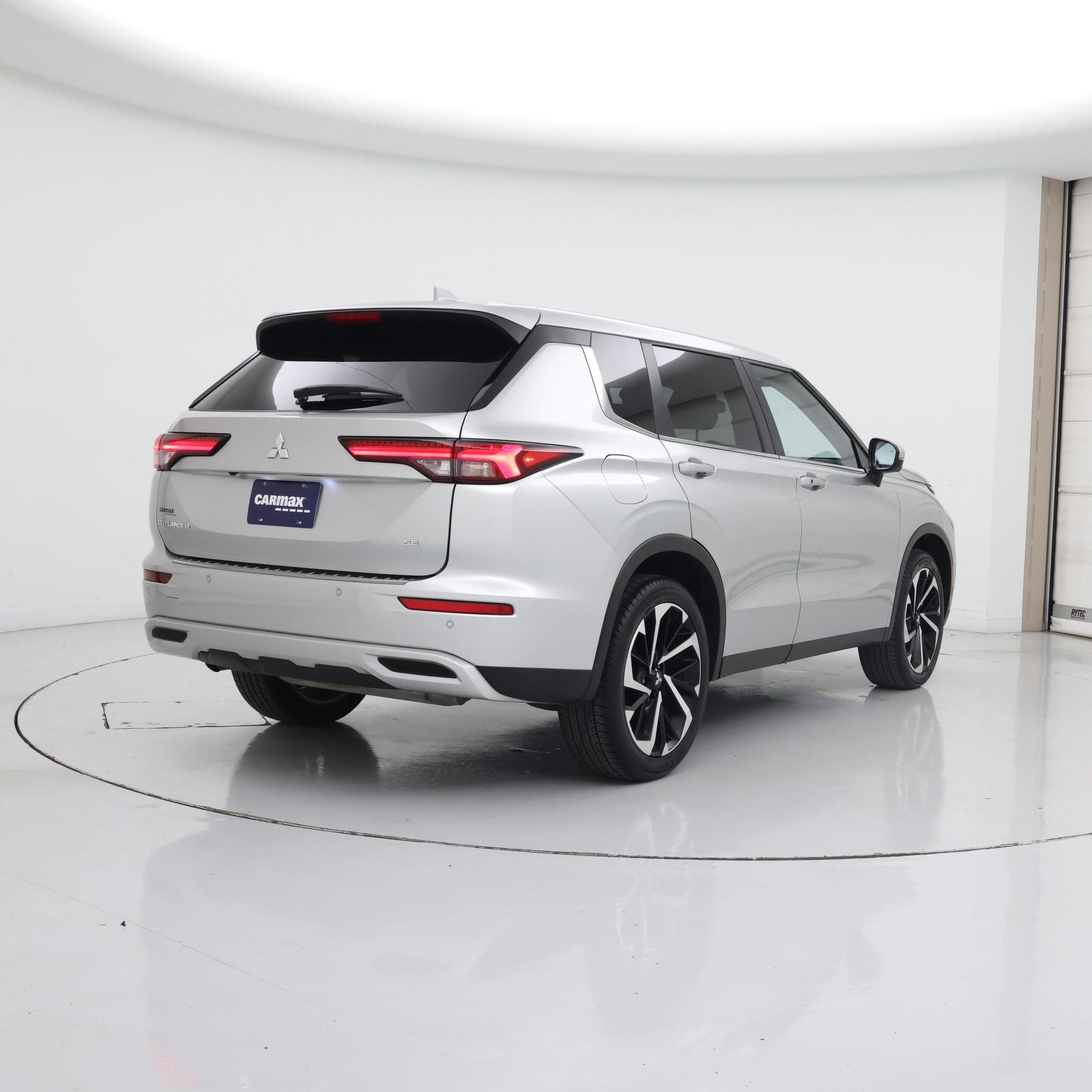 Thumbnail: 2024 Mitsubishi Outlander - 8