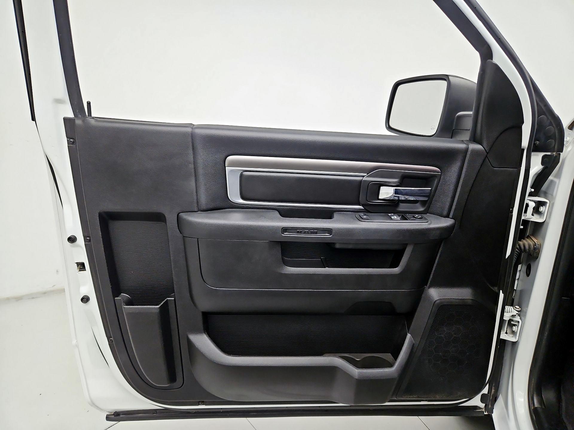 Thumbnail: 2022 RAM 1500 Classic - 12