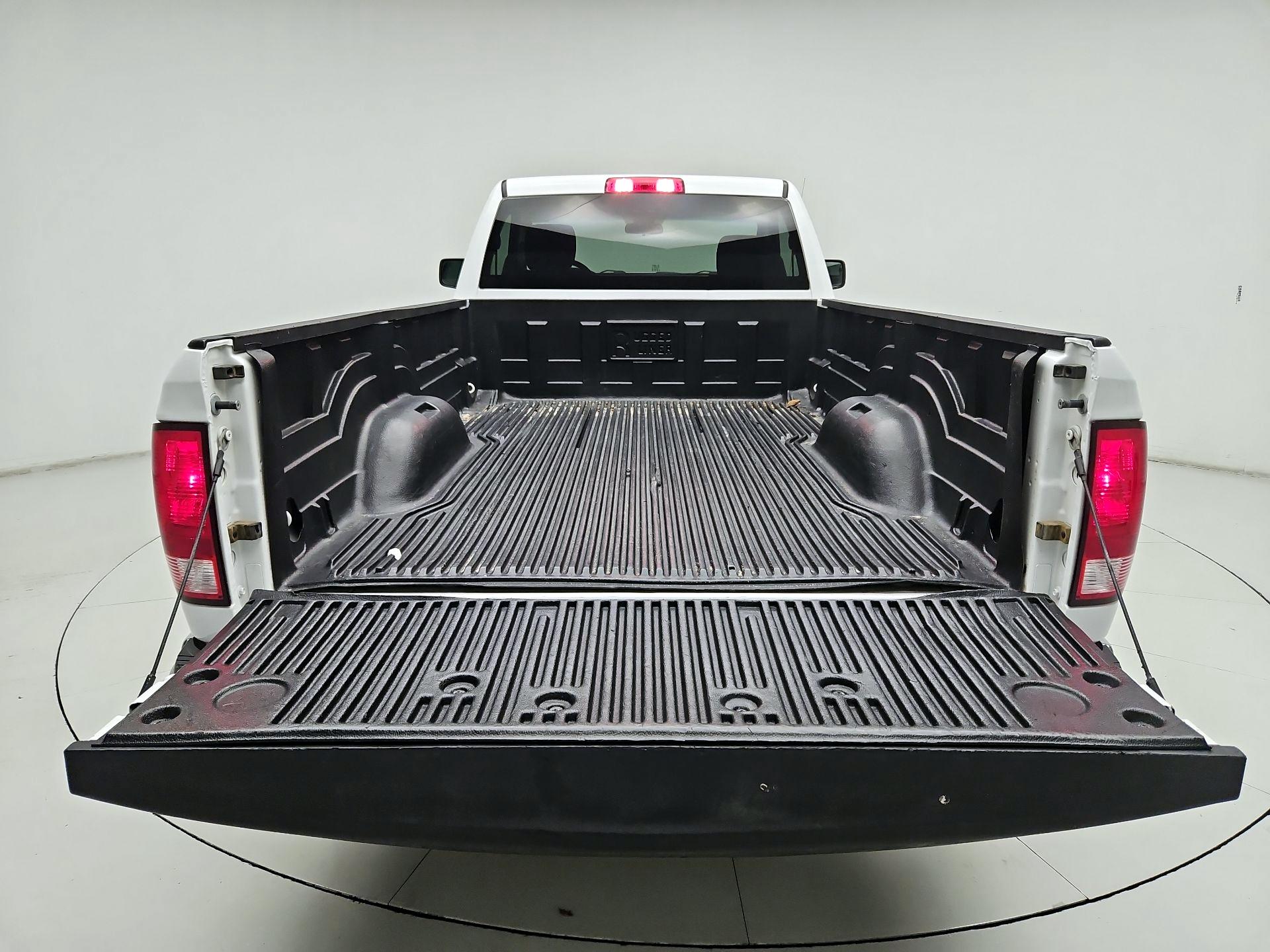 Thumbnail: 2022 RAM 1500 Classic - 17