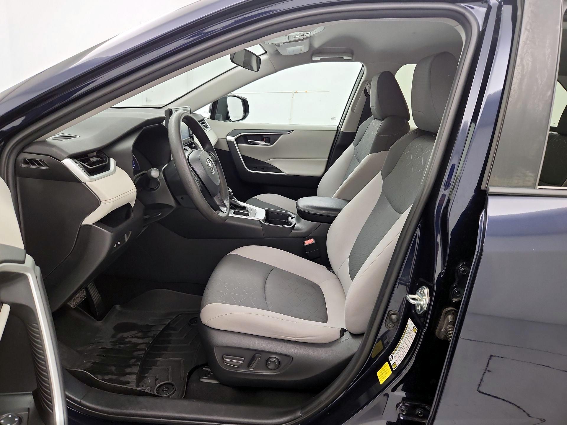 Thumbnail: 2021 Toyota RAV4 - 11