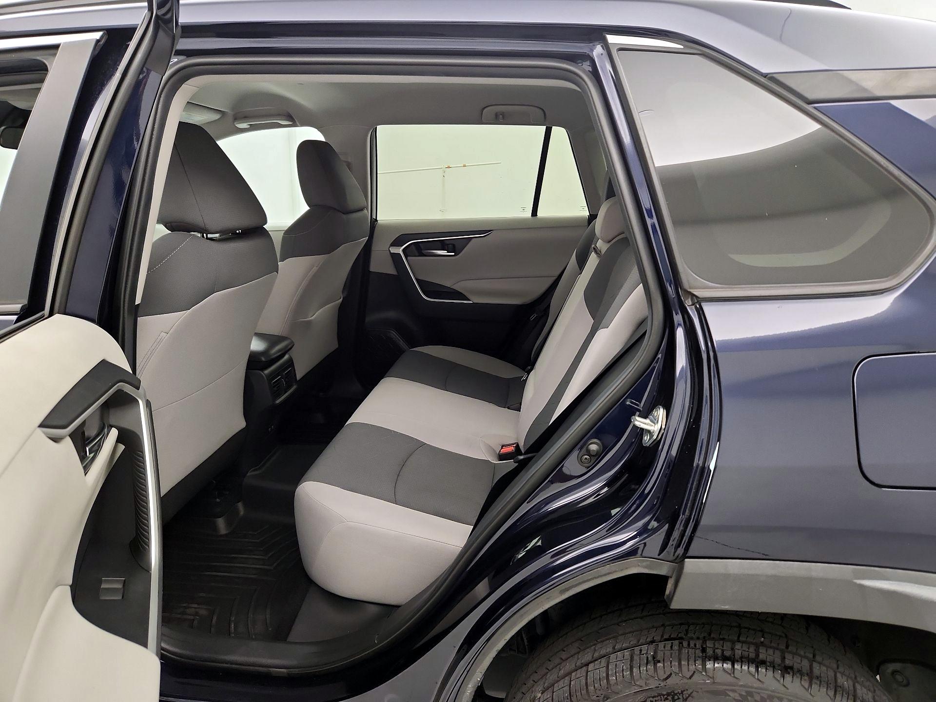 Thumbnail: 2021 Toyota RAV4 - 19