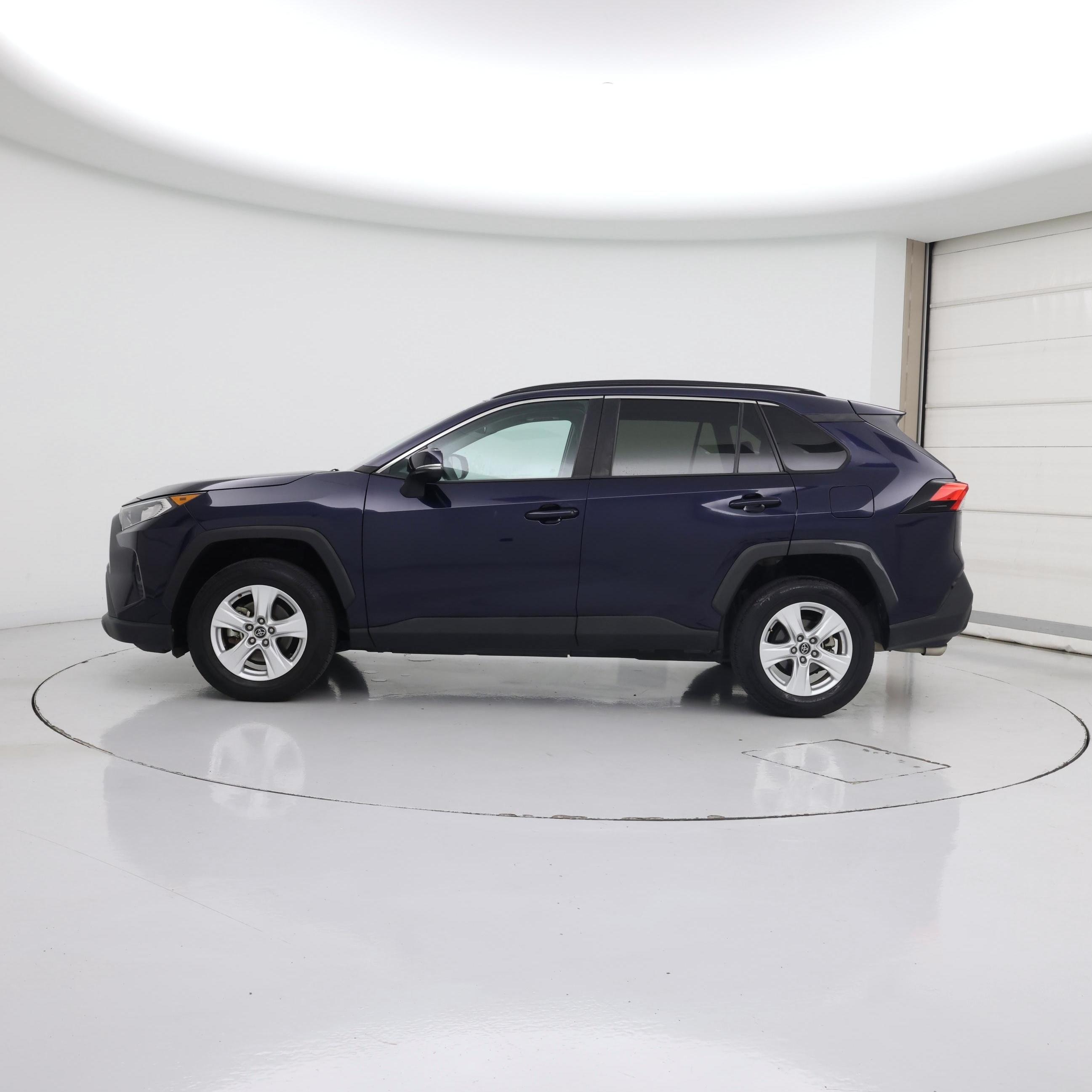 Thumbnail: 2021 Toyota RAV4 - 3
