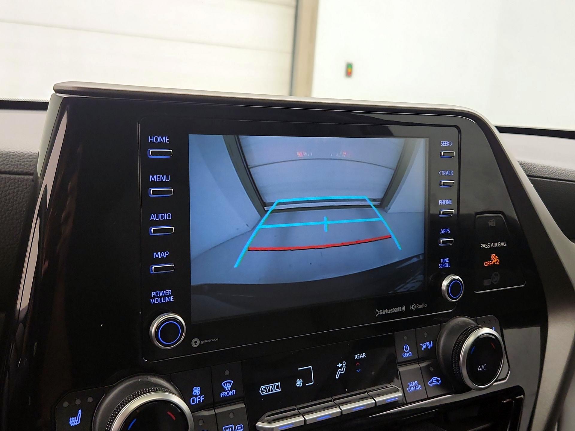 Thumbnail: 2021 Toyota Highlander - 14