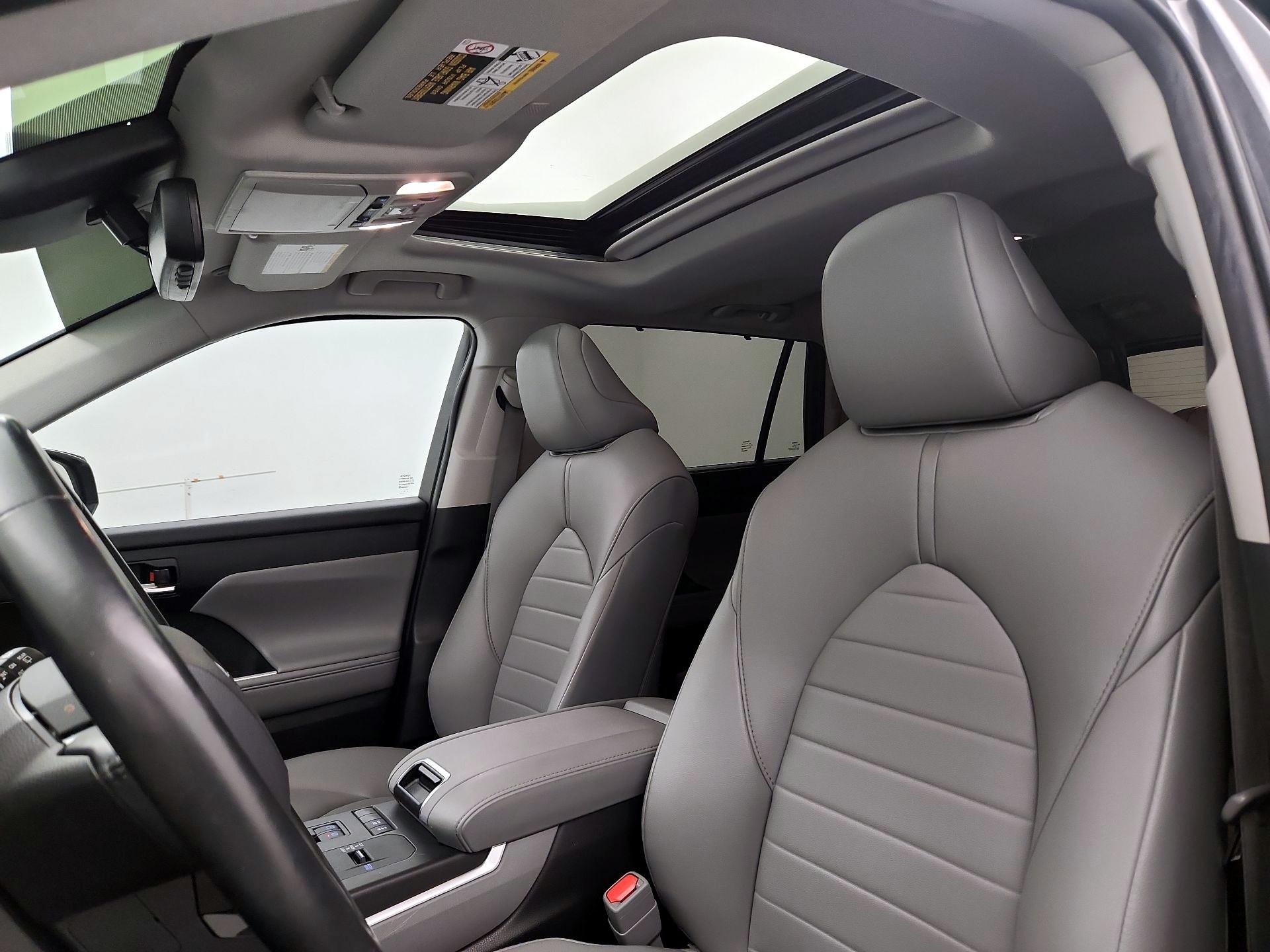 Thumbnail: 2021 Toyota Highlander - 19