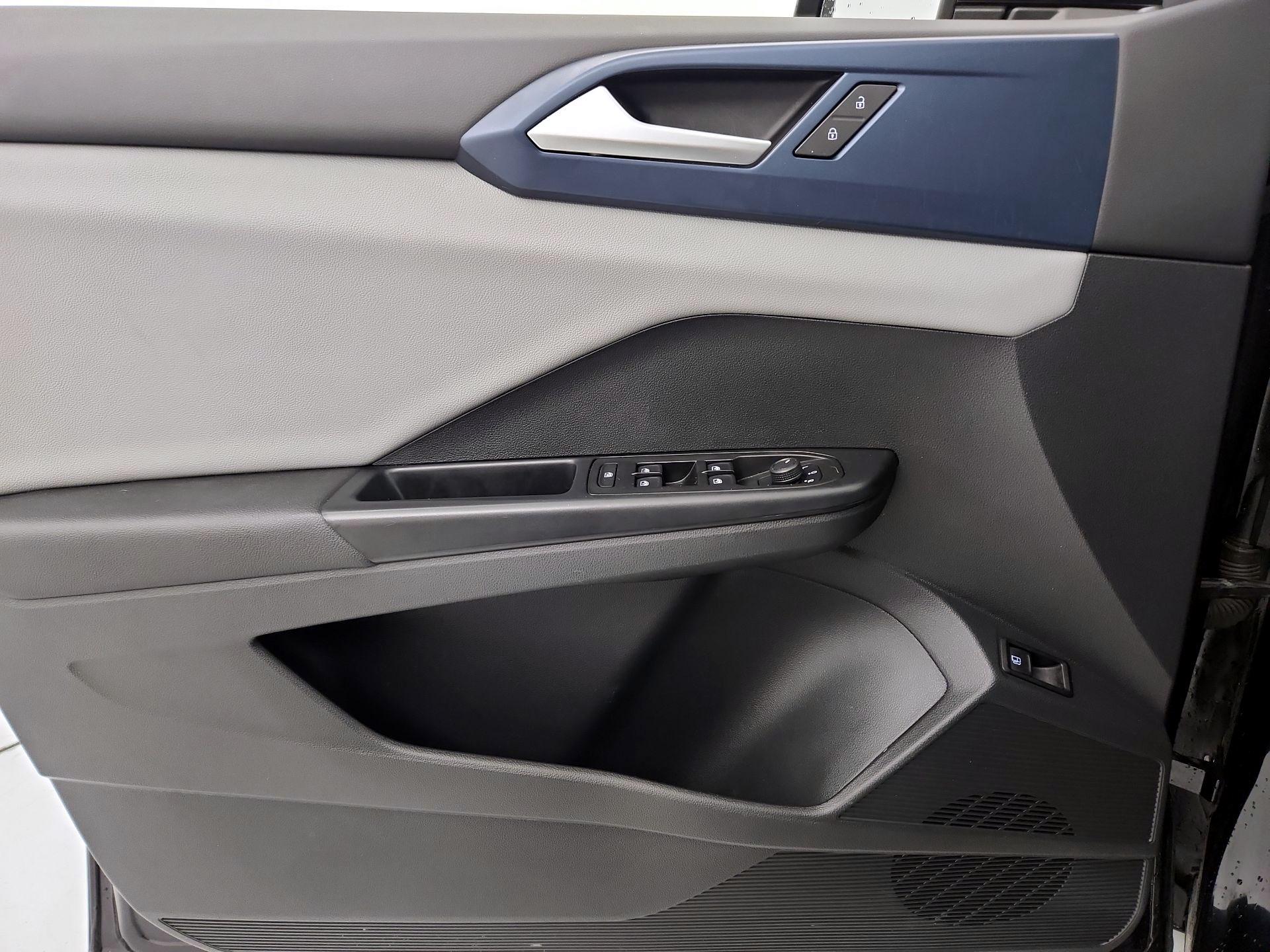 Thumbnail: 2022 Volkswagen Taos - 12