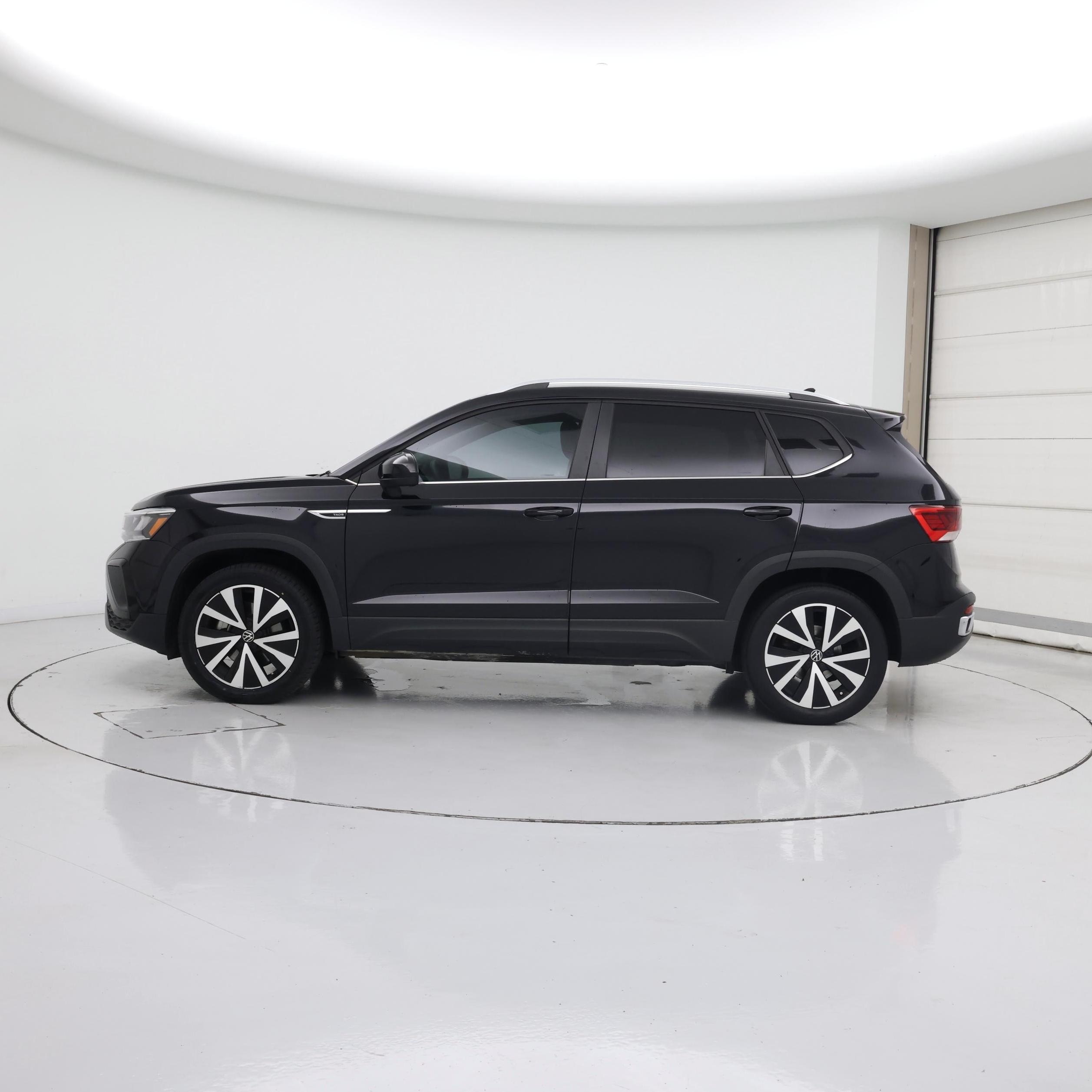 Thumbnail: 2022 Volkswagen Taos - 3