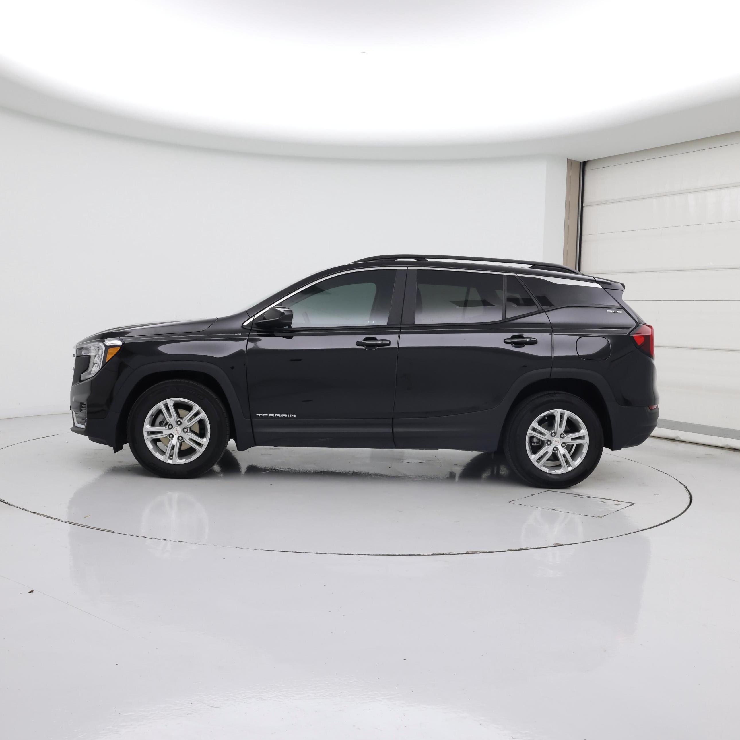 Thumbnail: 2023 GMC Terrain - 3