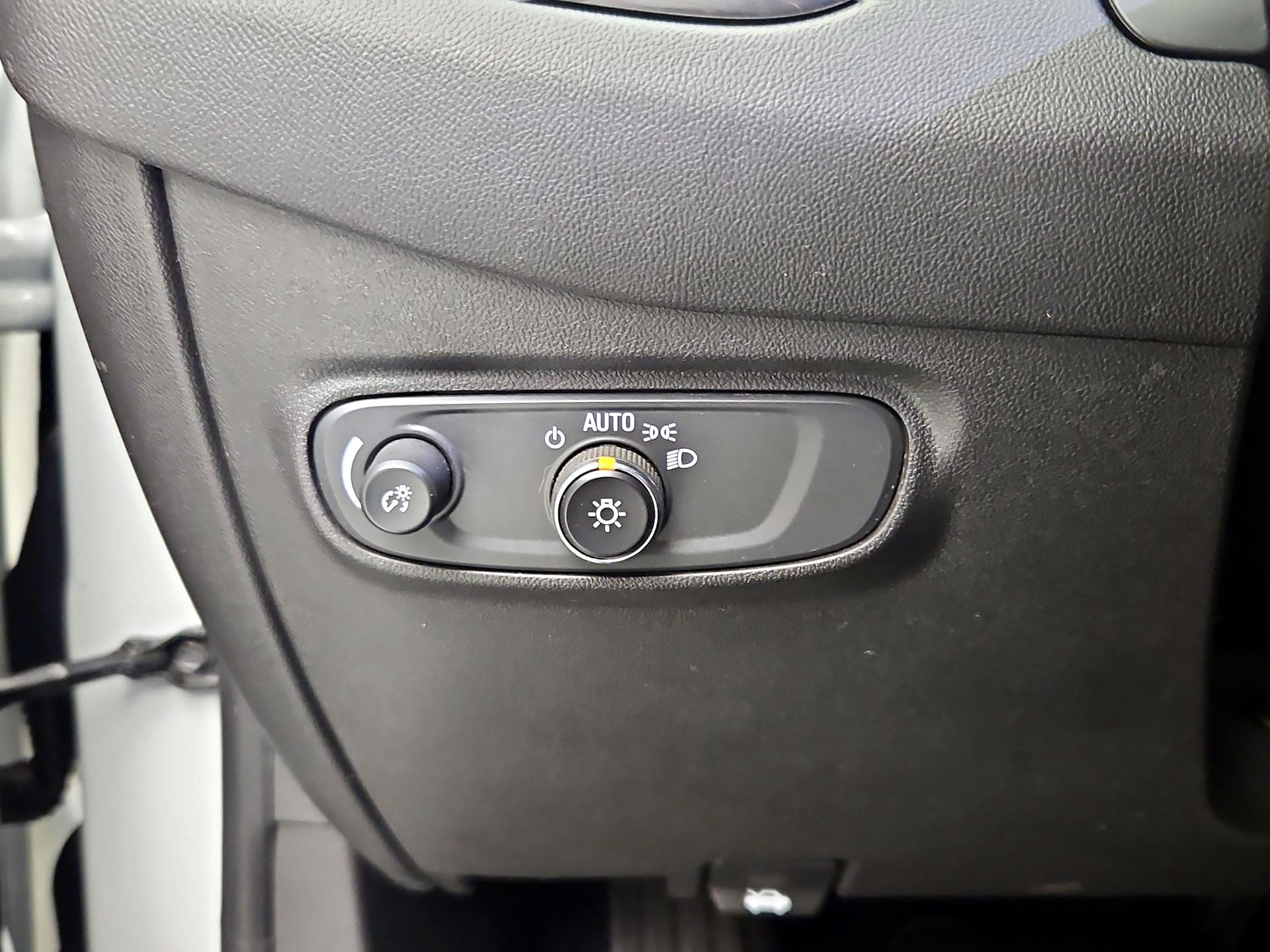 Thumbnail: 2022 Chevrolet Equinox - 13