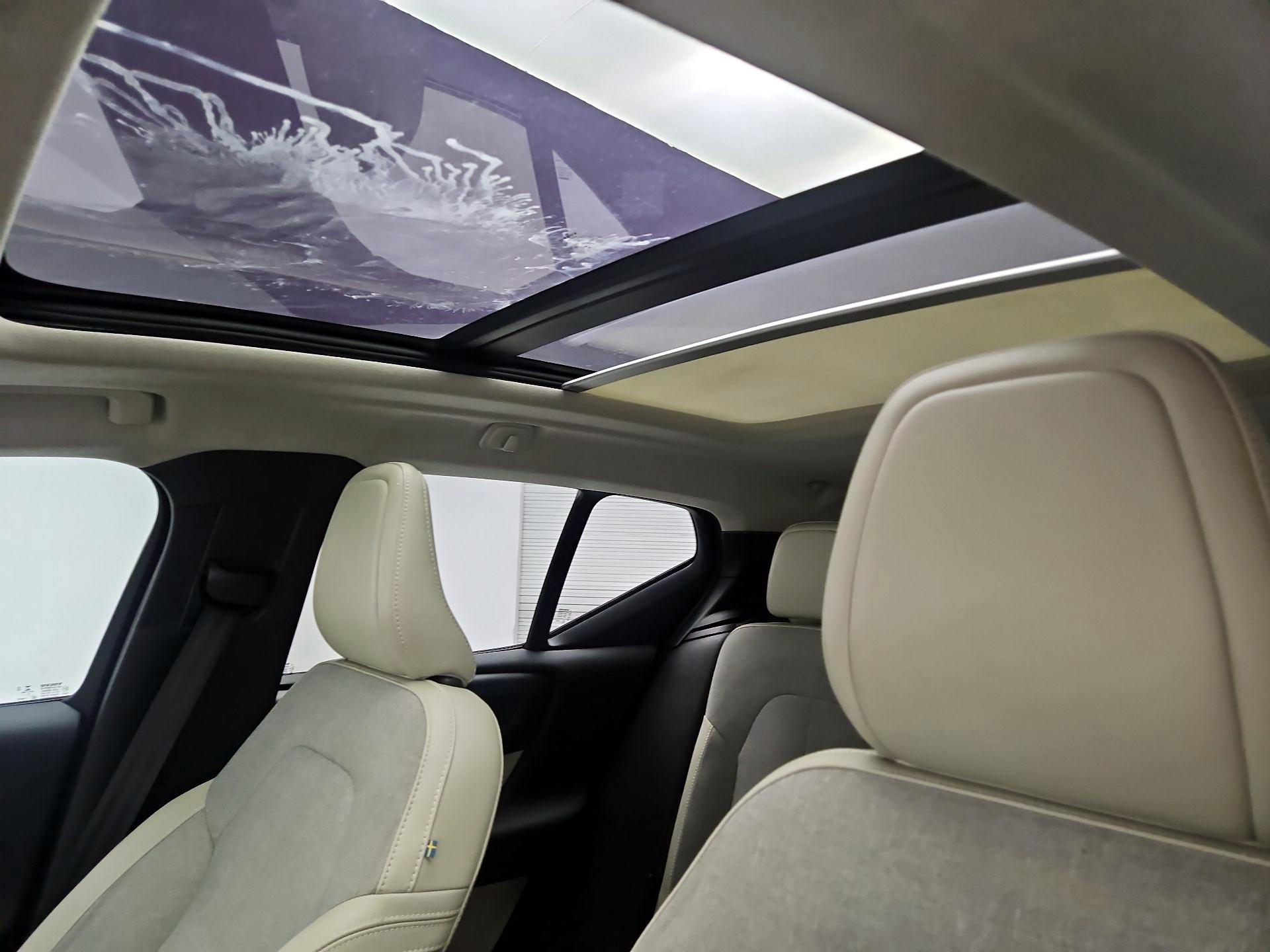 Thumbnail: 2020 Volvo XC40 - 18
