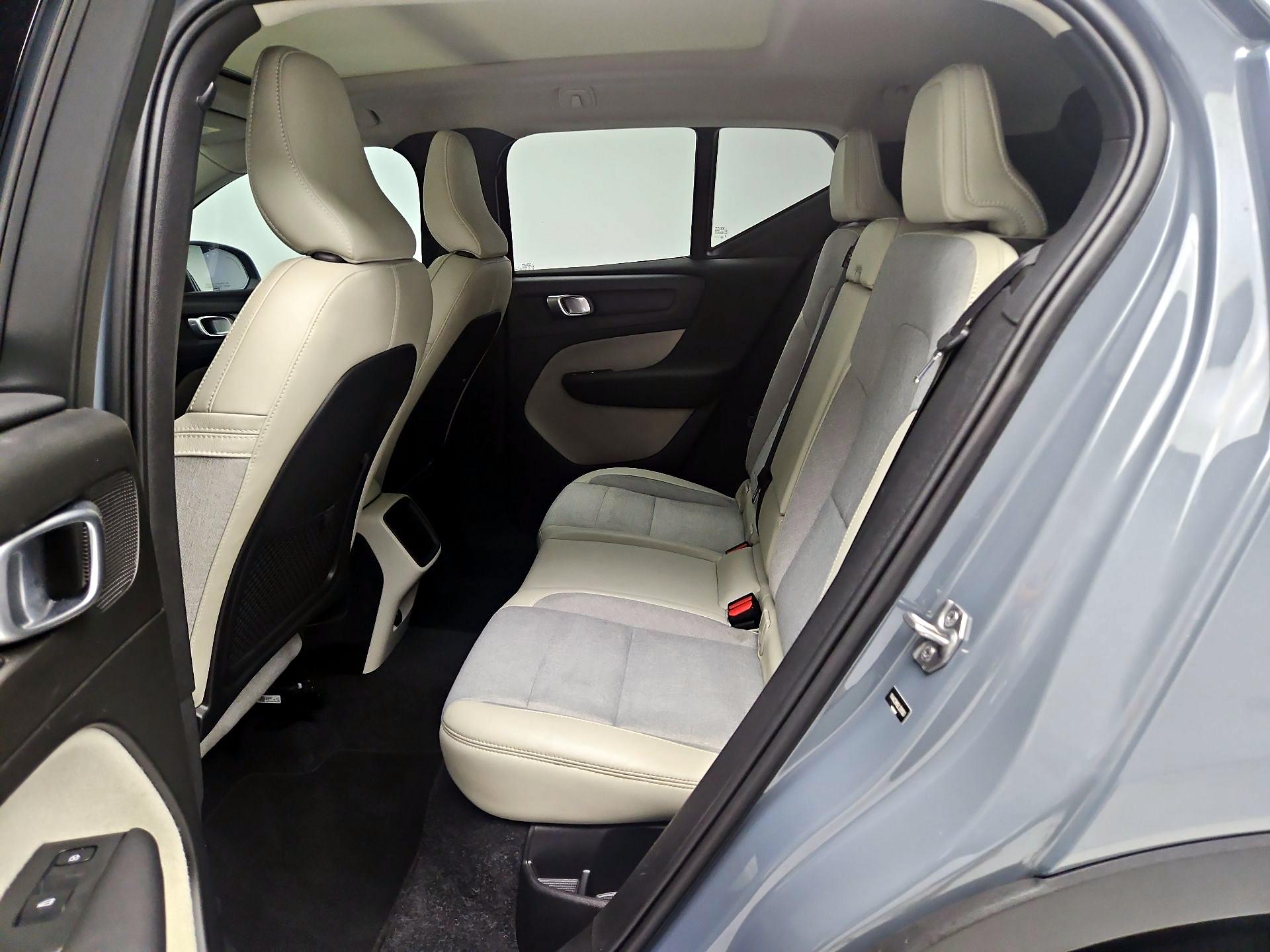 Thumbnail: 2020 Volvo XC40 - 19