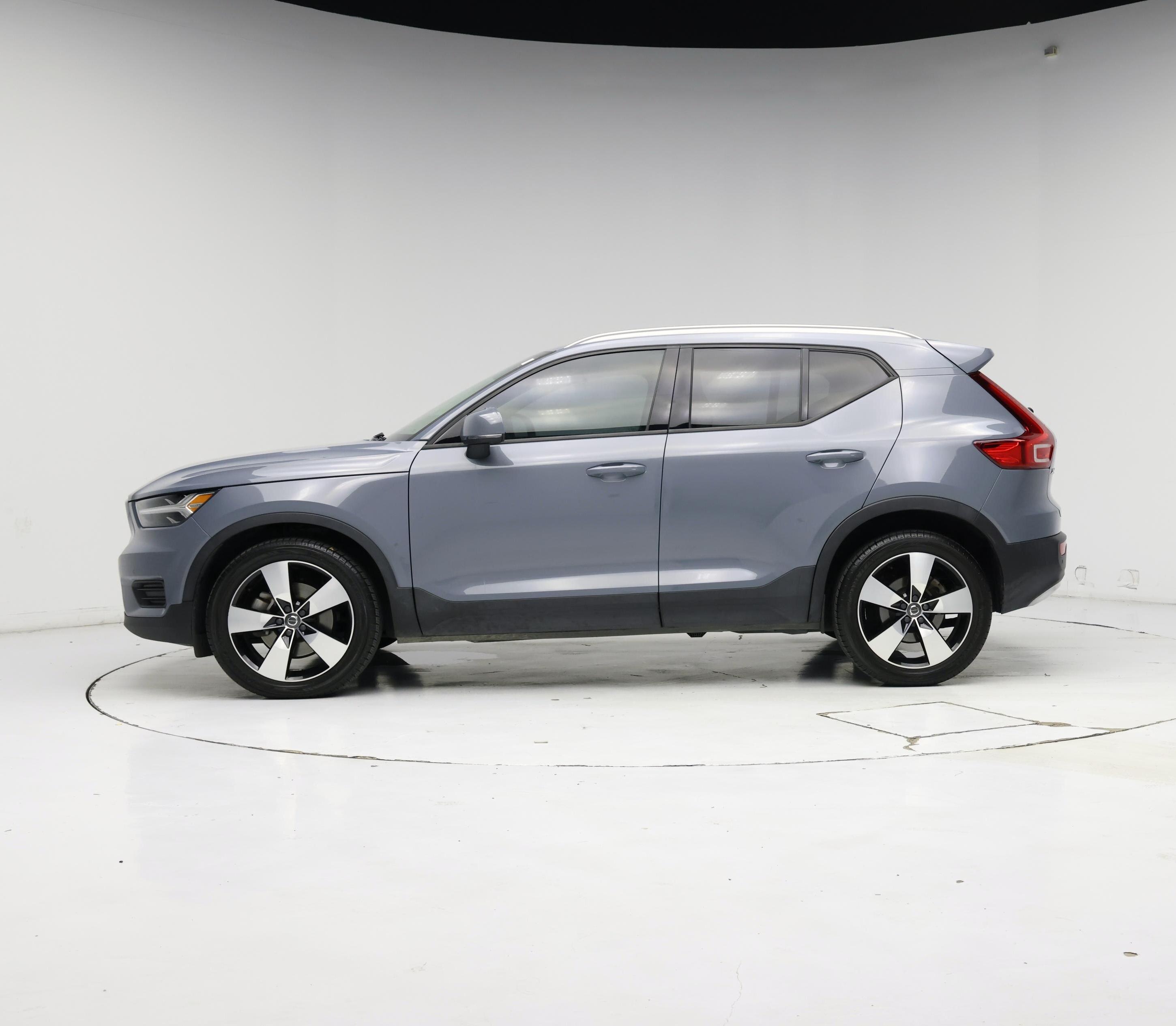 Thumbnail: 2020 Volvo XC40 - 3