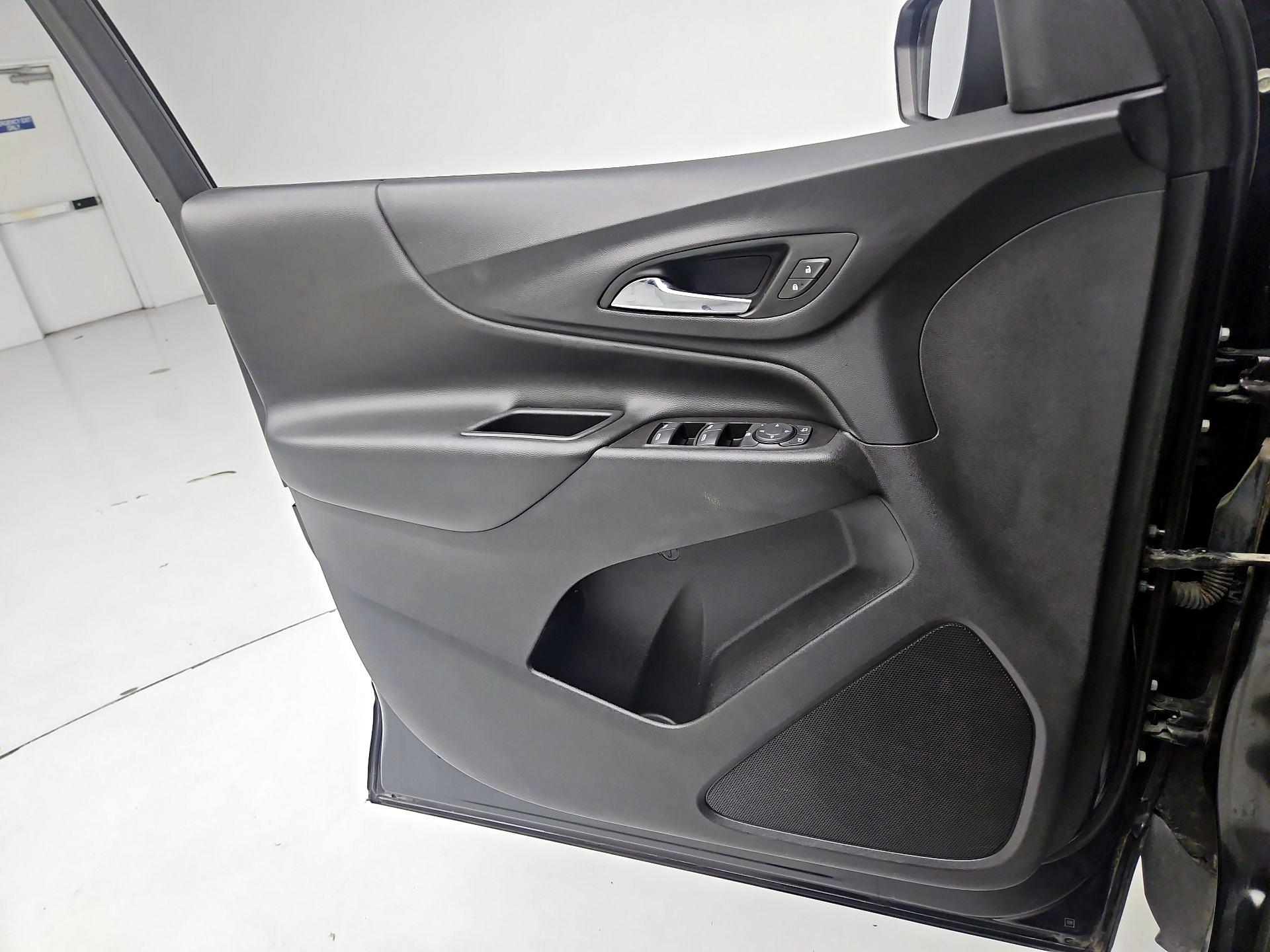 Thumbnail: 2019 Chevrolet Equinox - 10
