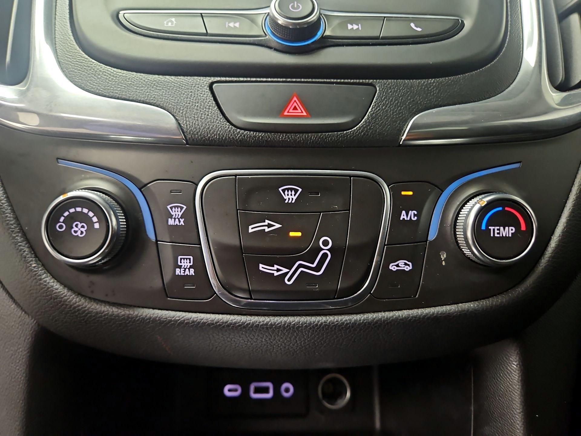 Thumbnail: 2019 Chevrolet Equinox - 14