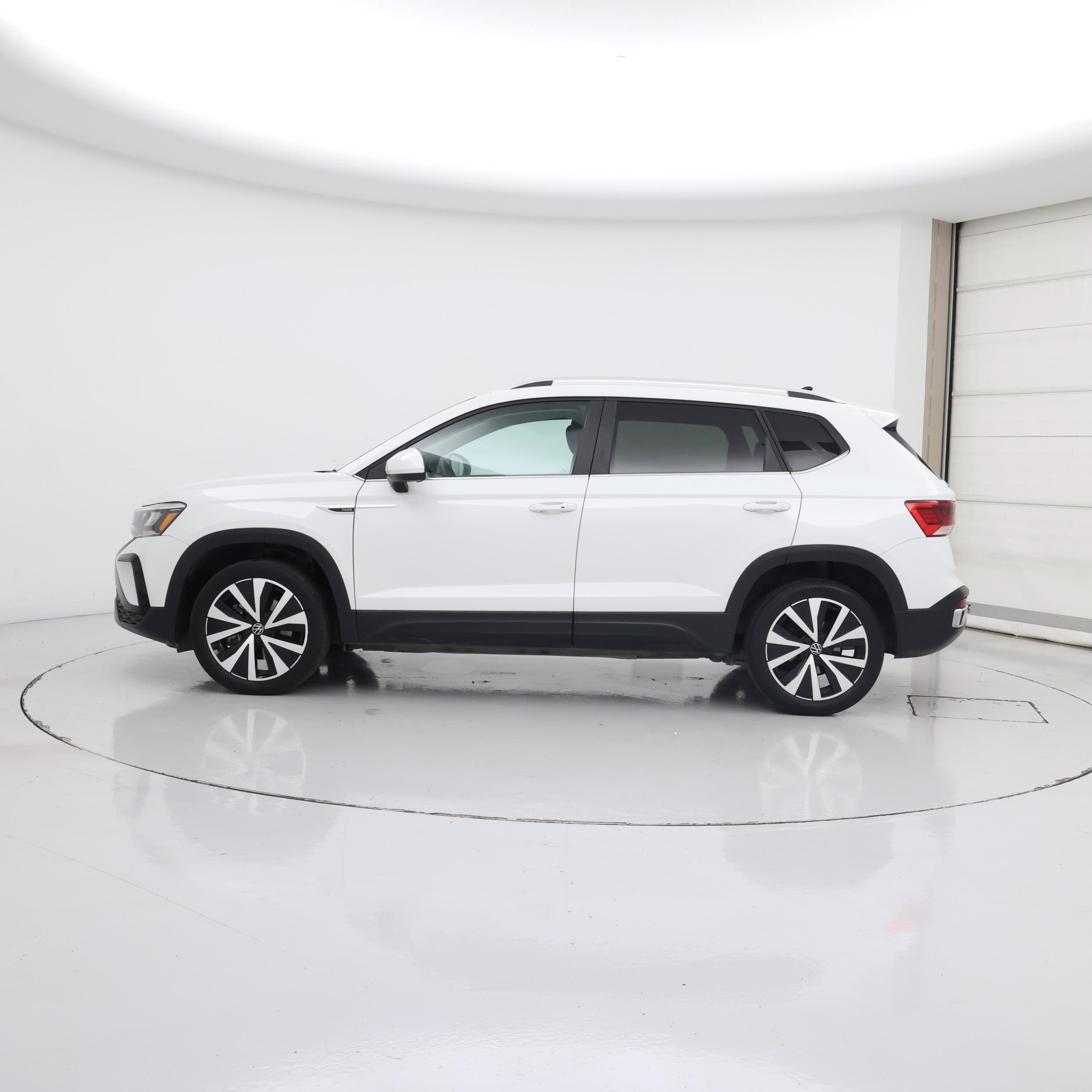 Thumbnail: 2022 Volkswagen Taos - 3