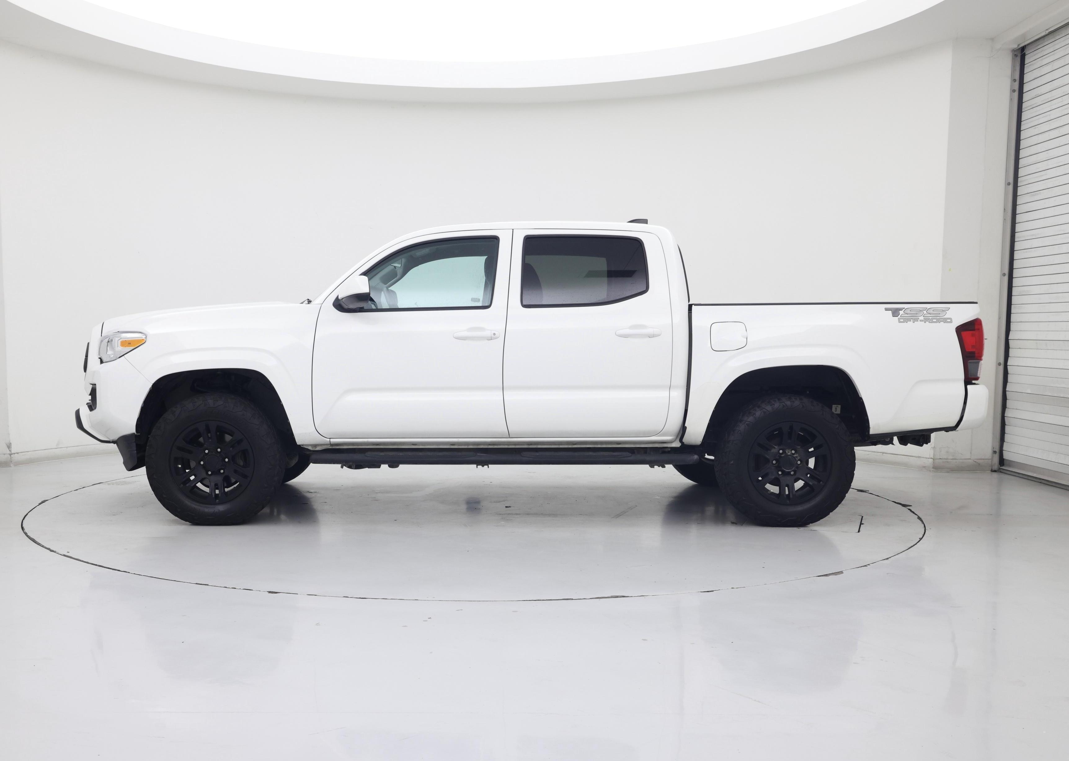 Thumbnail: 2022 Toyota Tacoma - 3