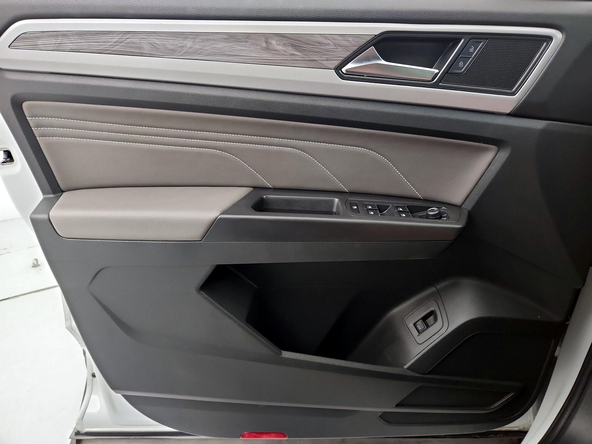 Thumbnail: 2023 Volkswagen Atlas - 12