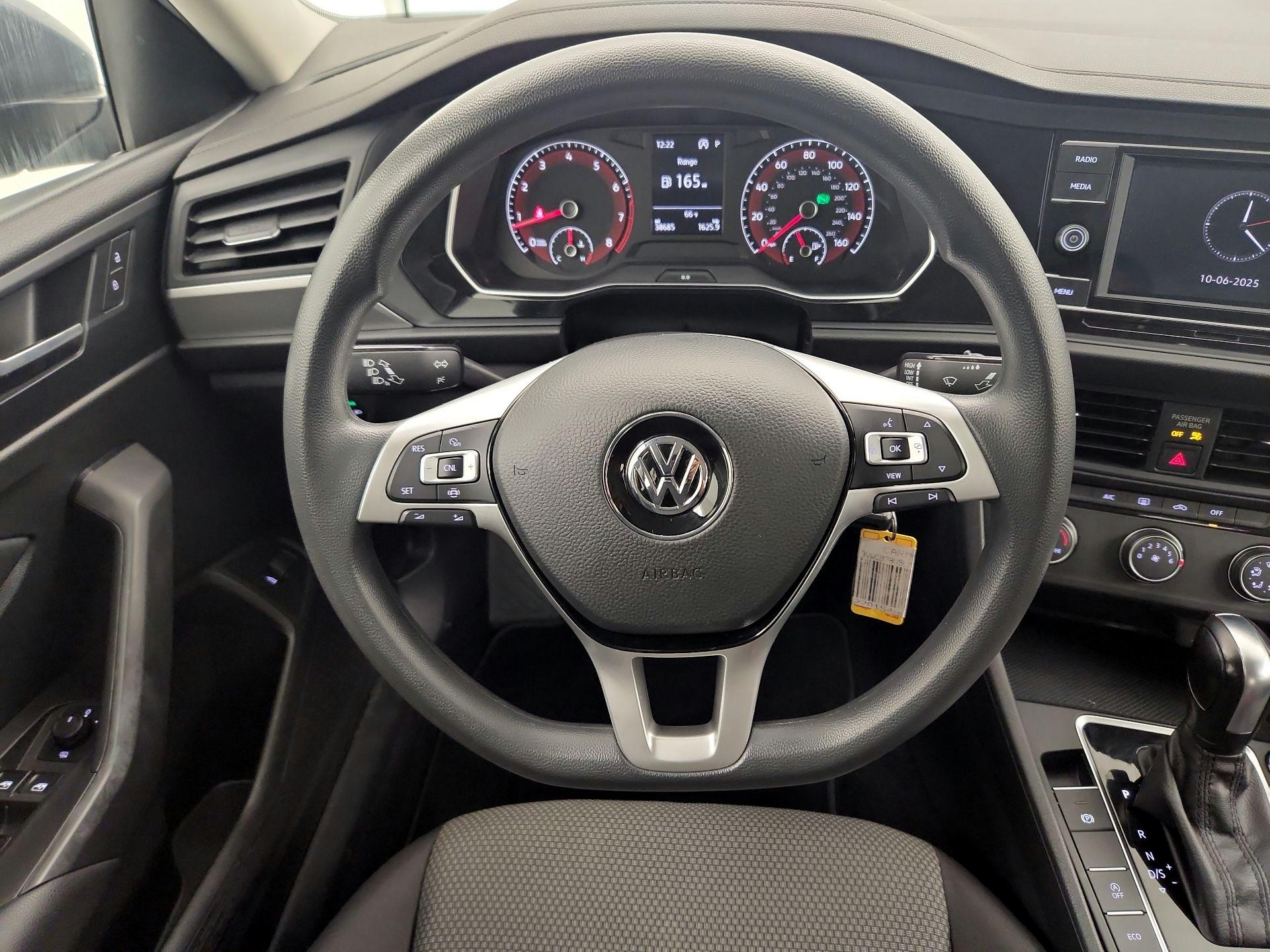 Thumbnail: 2020 Volkswagen Jetta - 10