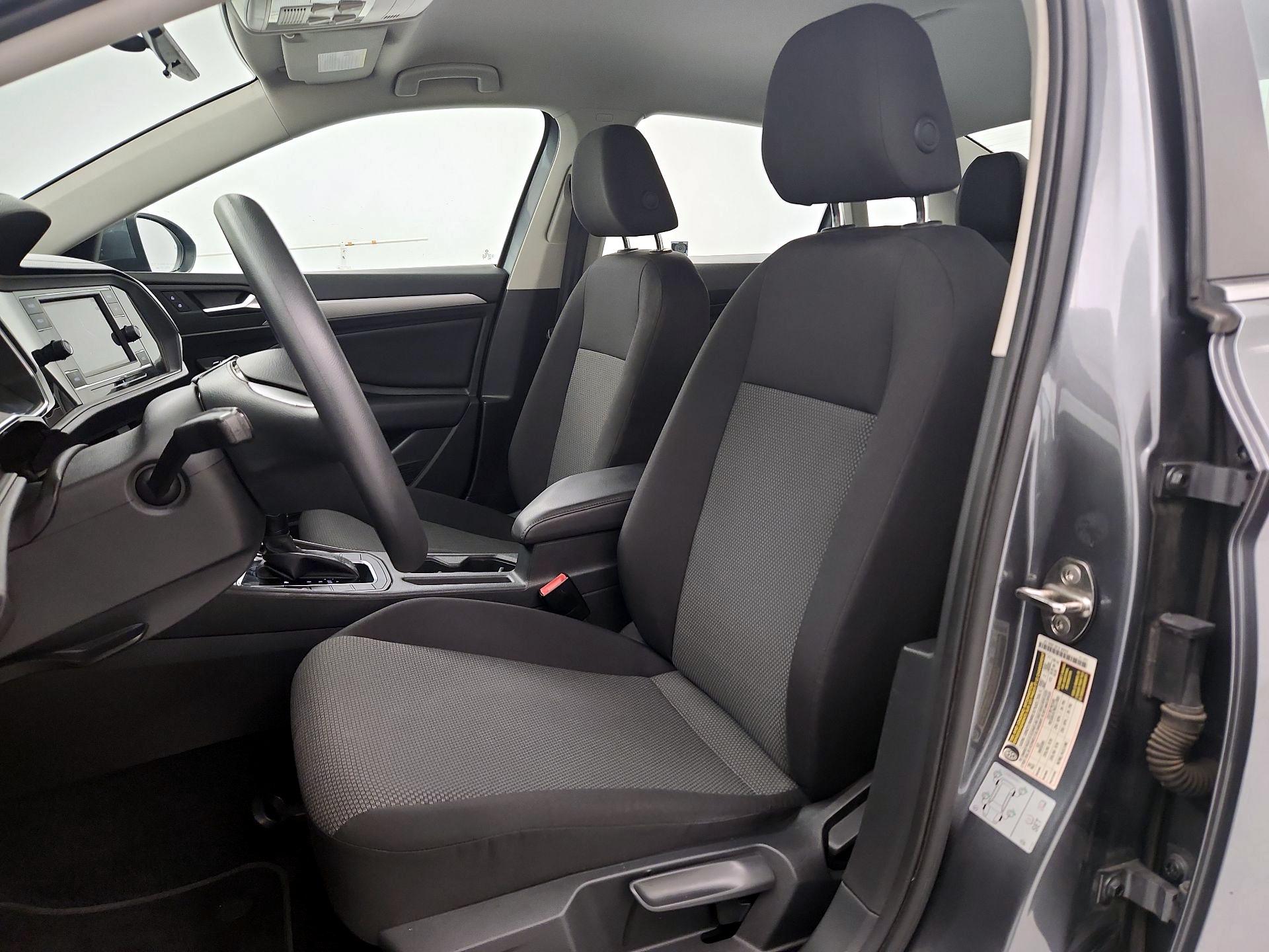 Thumbnail: 2020 Volkswagen Jetta - 11