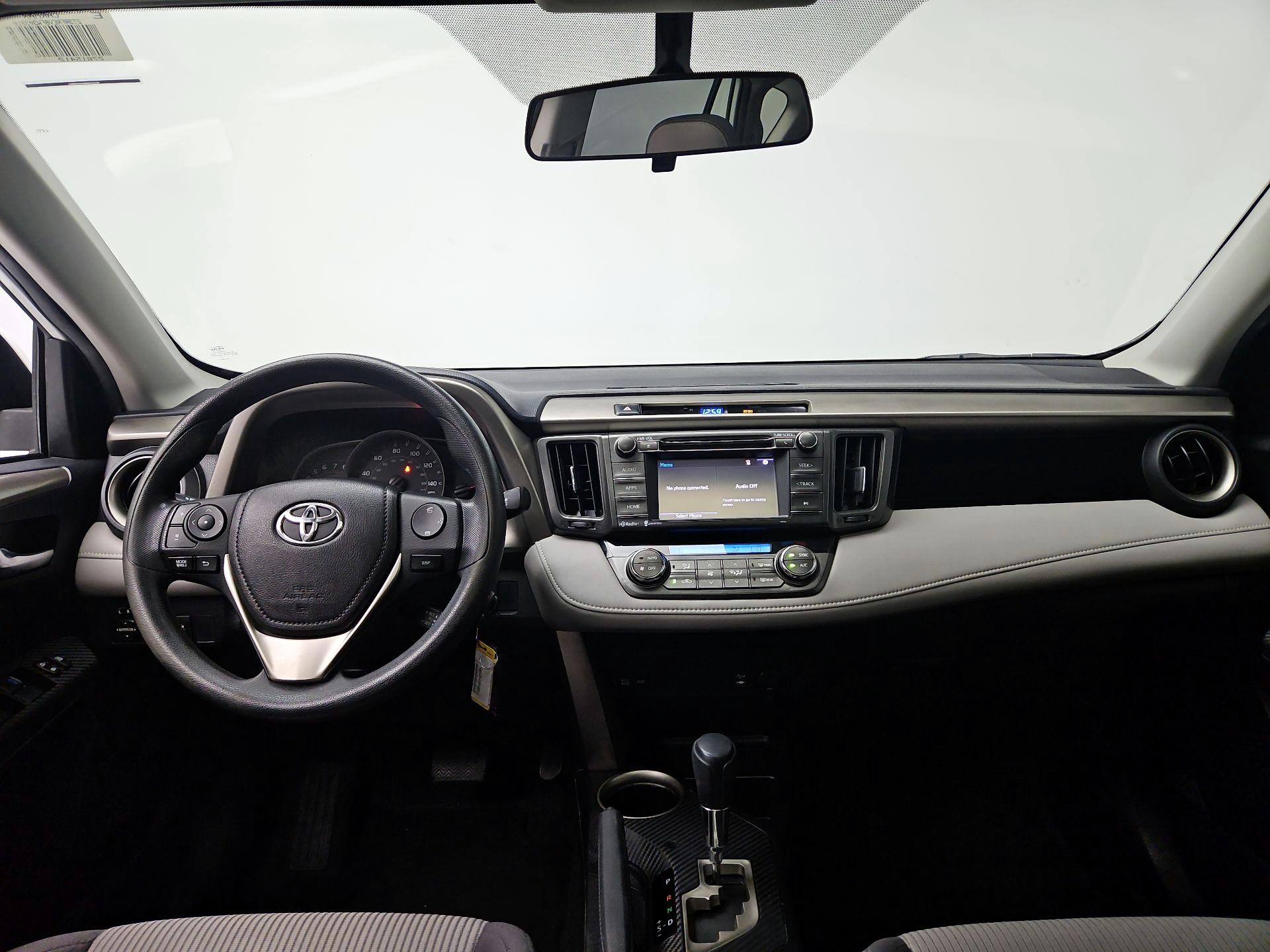 Thumbnail: 2015 Toyota RAV4 - 9