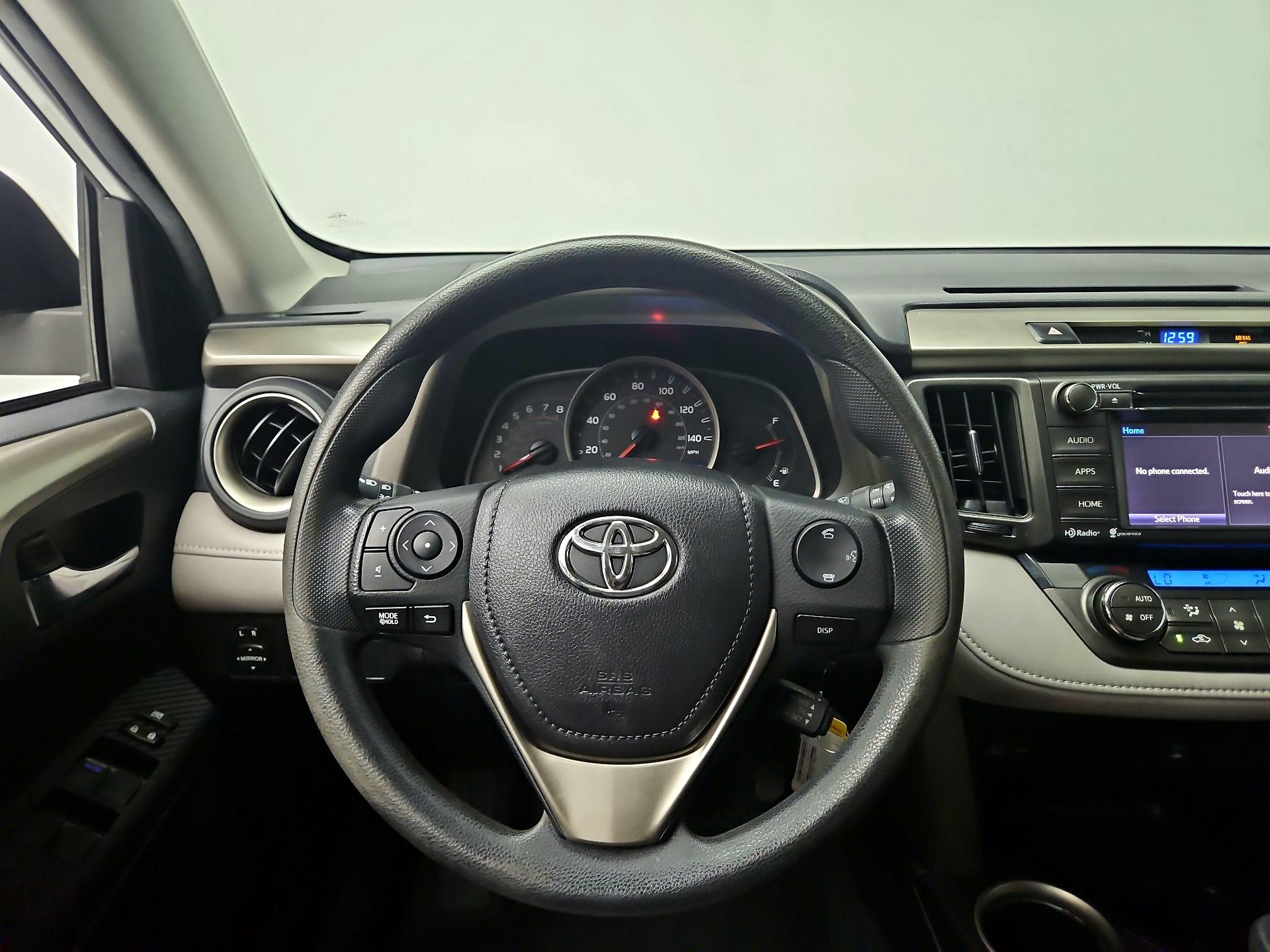 Thumbnail: 2015 Toyota RAV4 - 10