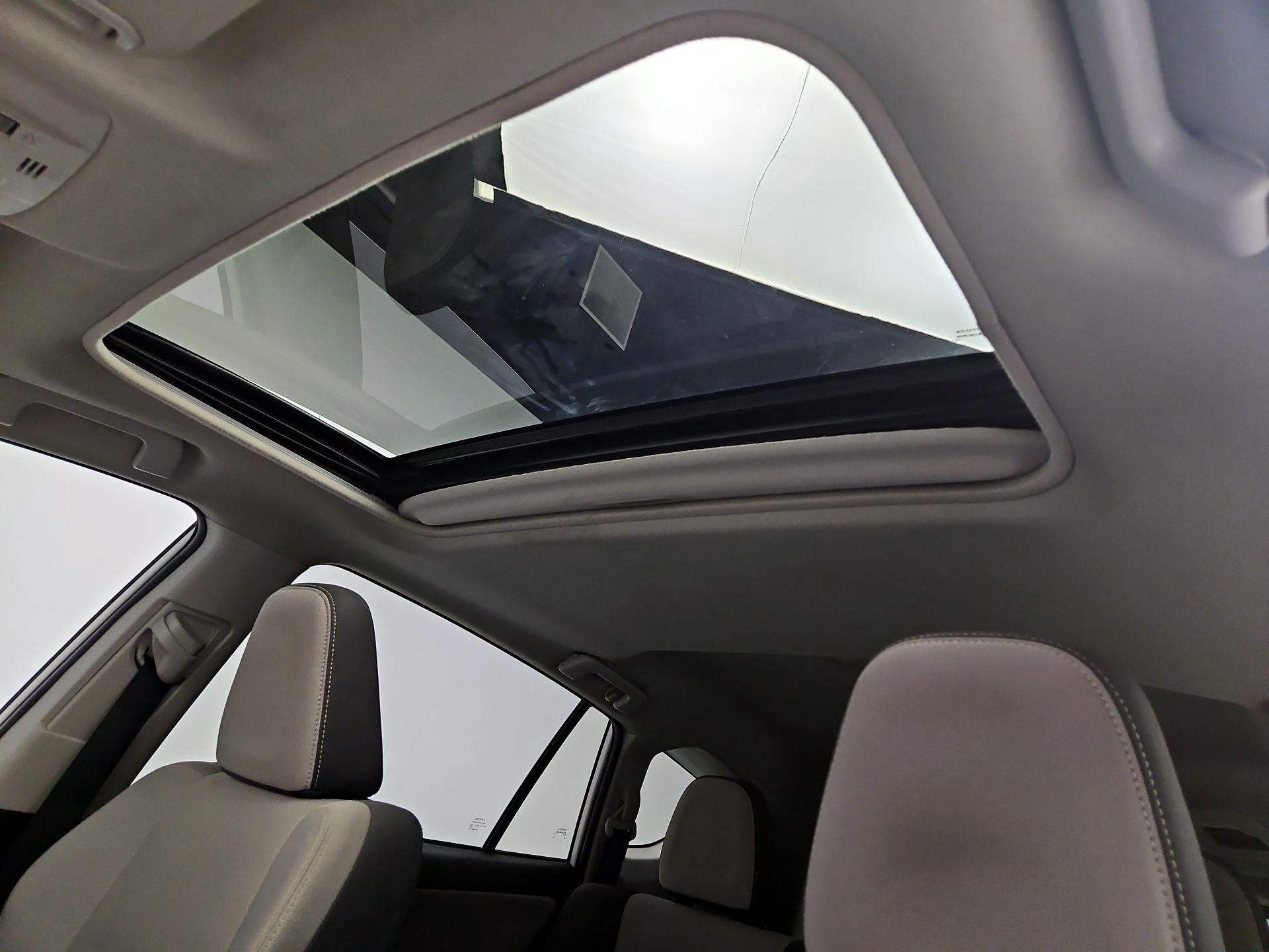 Thumbnail: 2015 Toyota RAV4 - 19