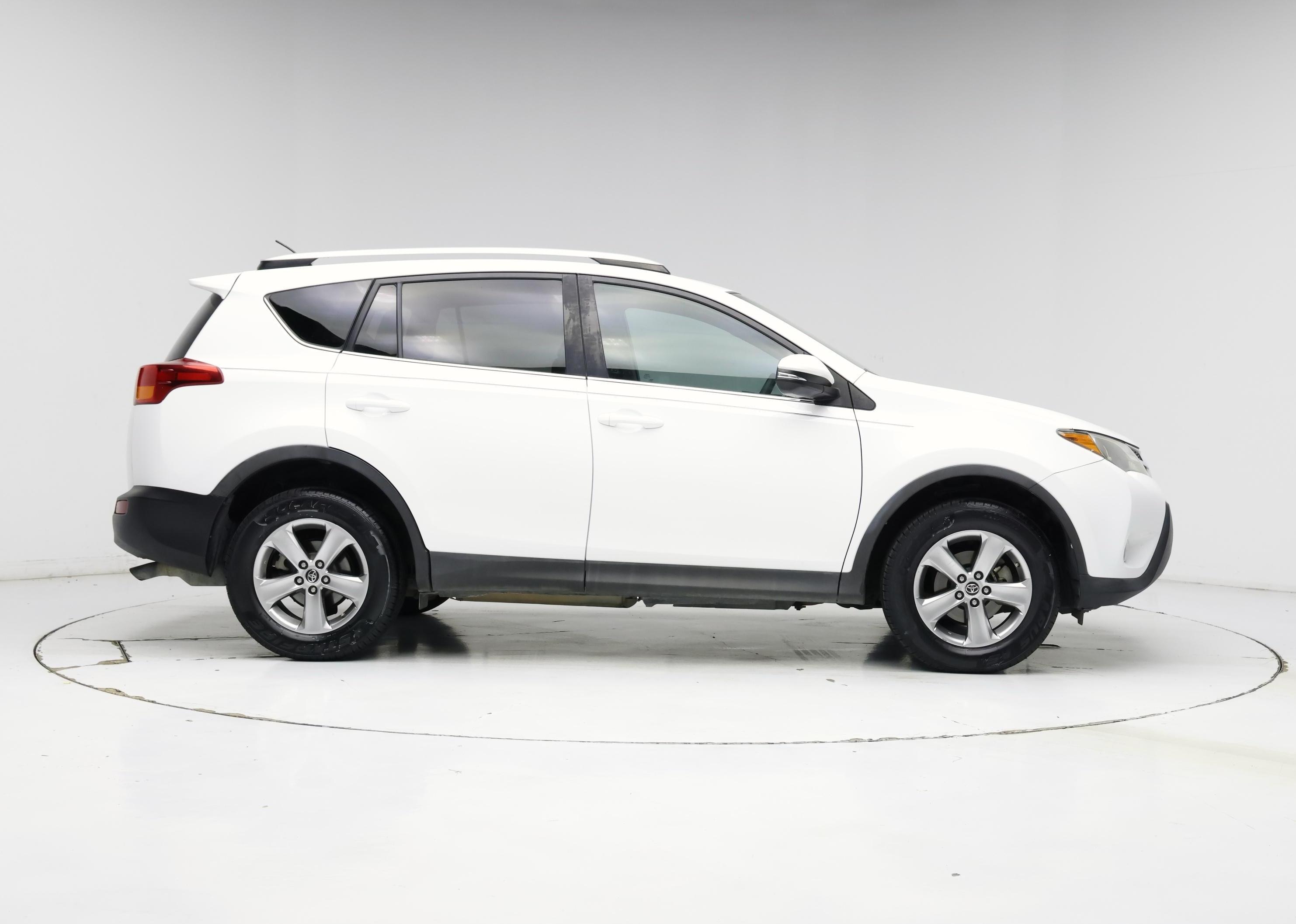 Thumbnail: 2015 Toyota RAV4 - 7