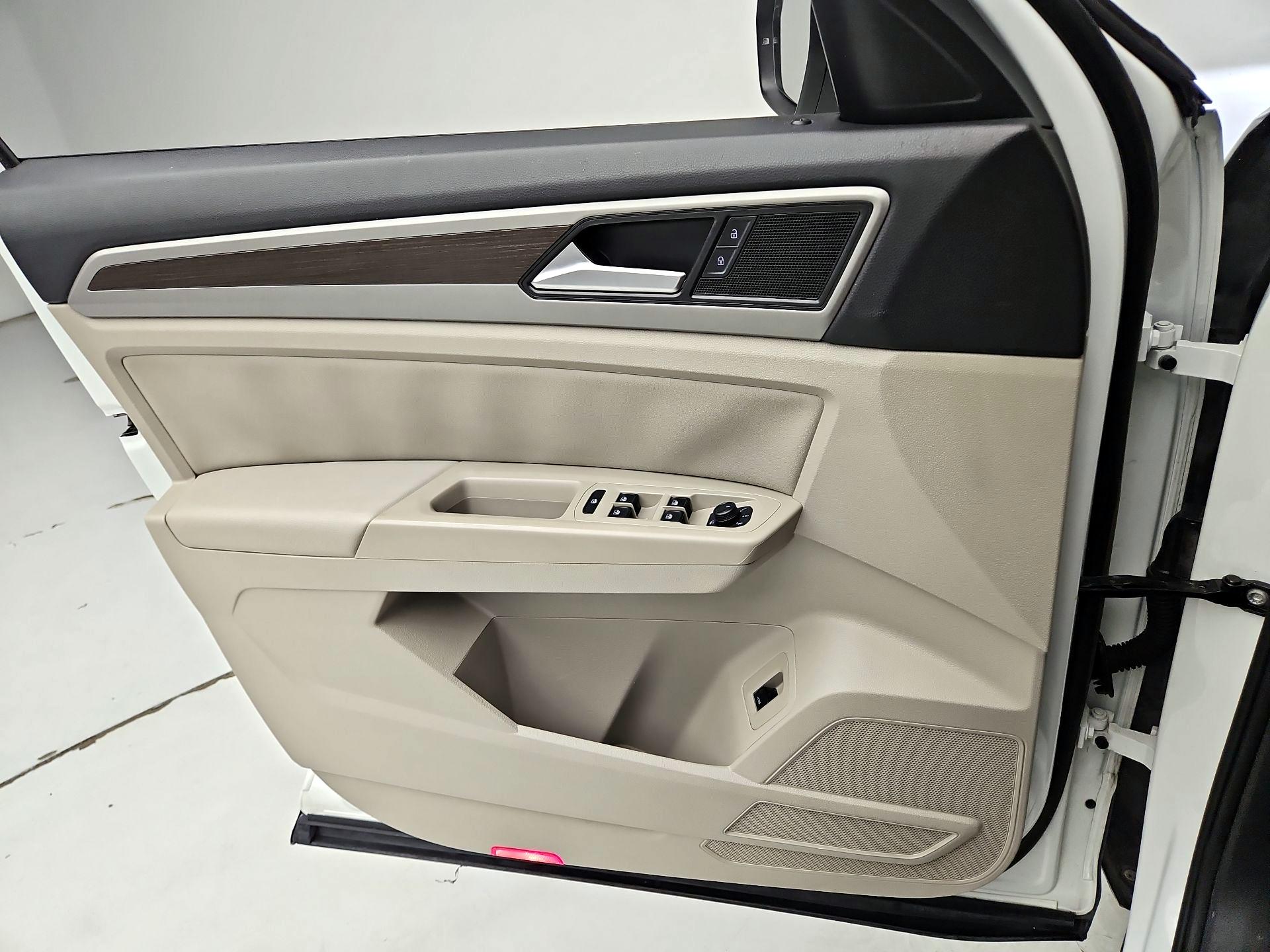 Thumbnail: 2020 Volkswagen Atlas - 12