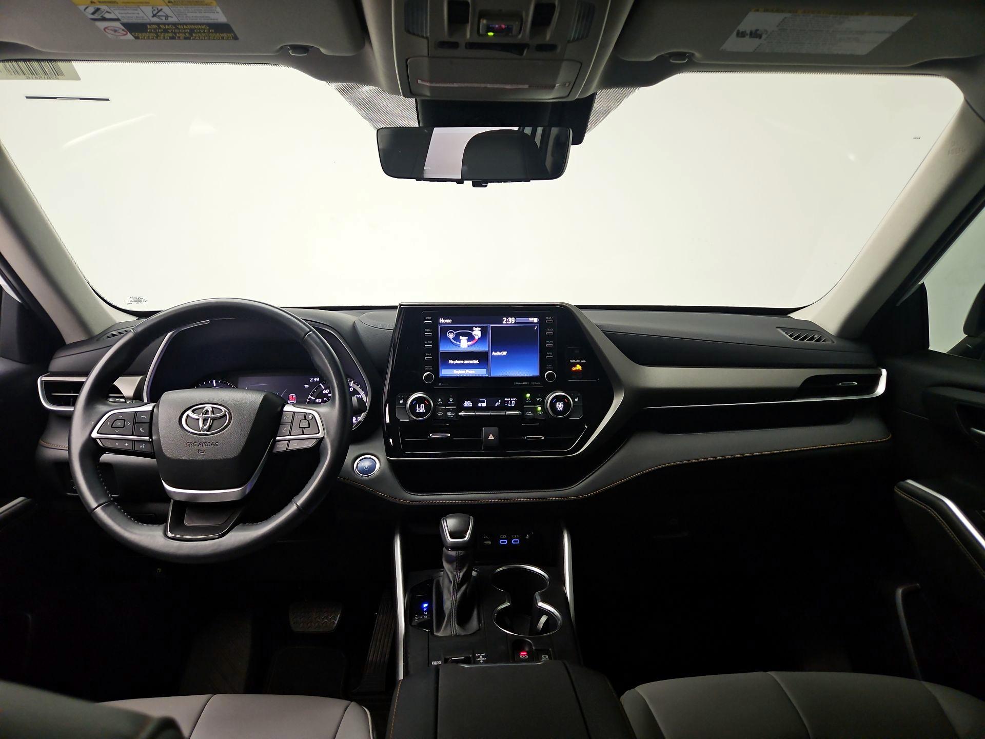 Thumbnail: 2022 Toyota Highlander - 9
