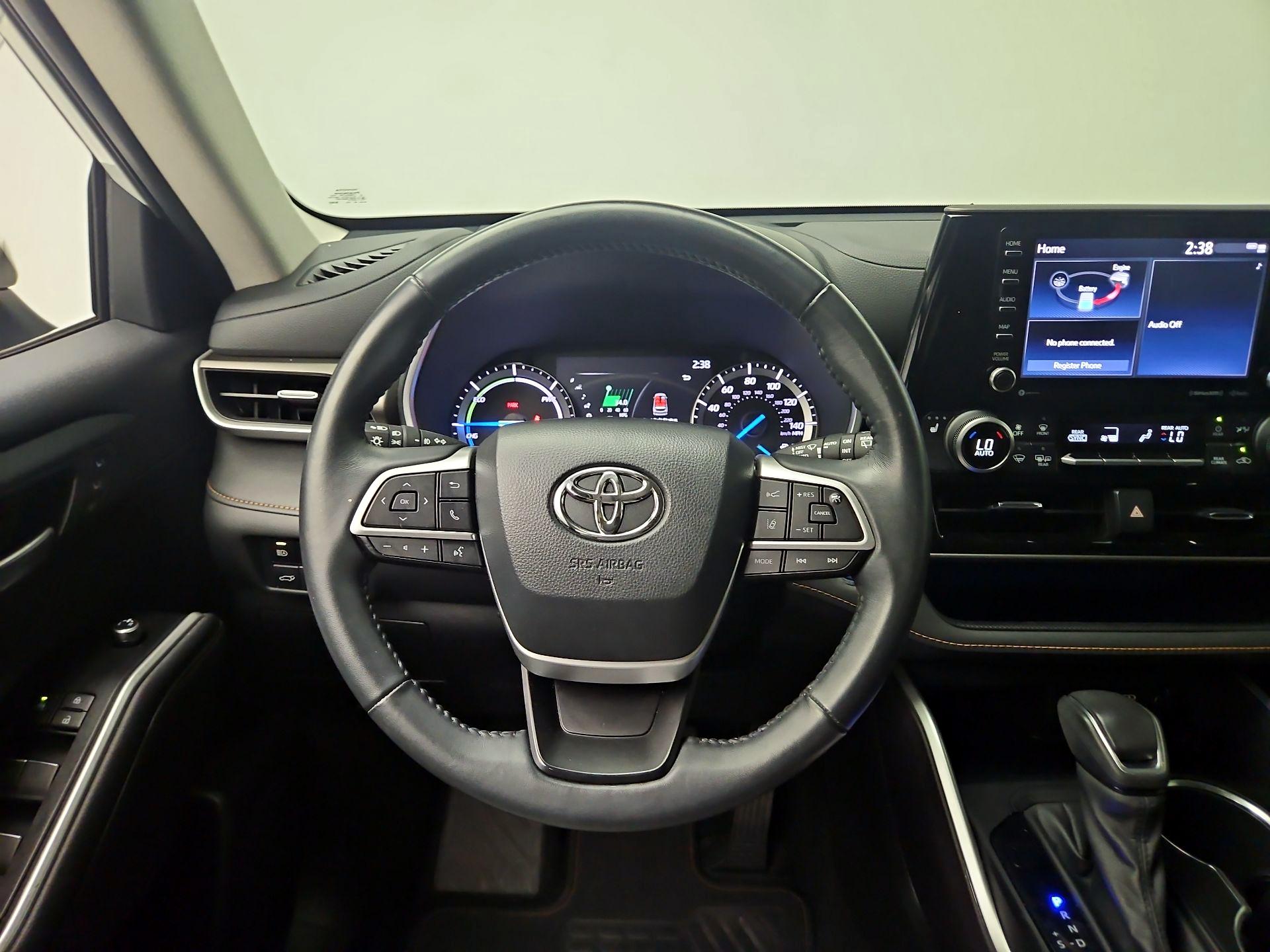 Thumbnail: 2022 Toyota Highlander - 10