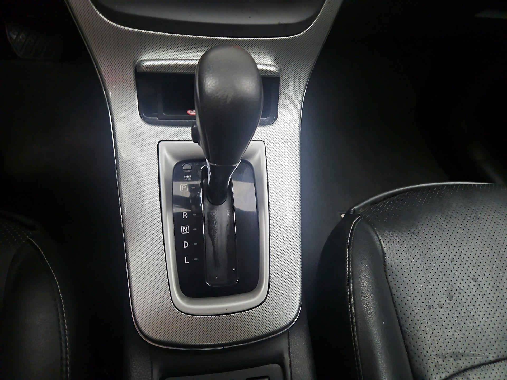 Thumbnail: 2015 Nissan Sentra - 18