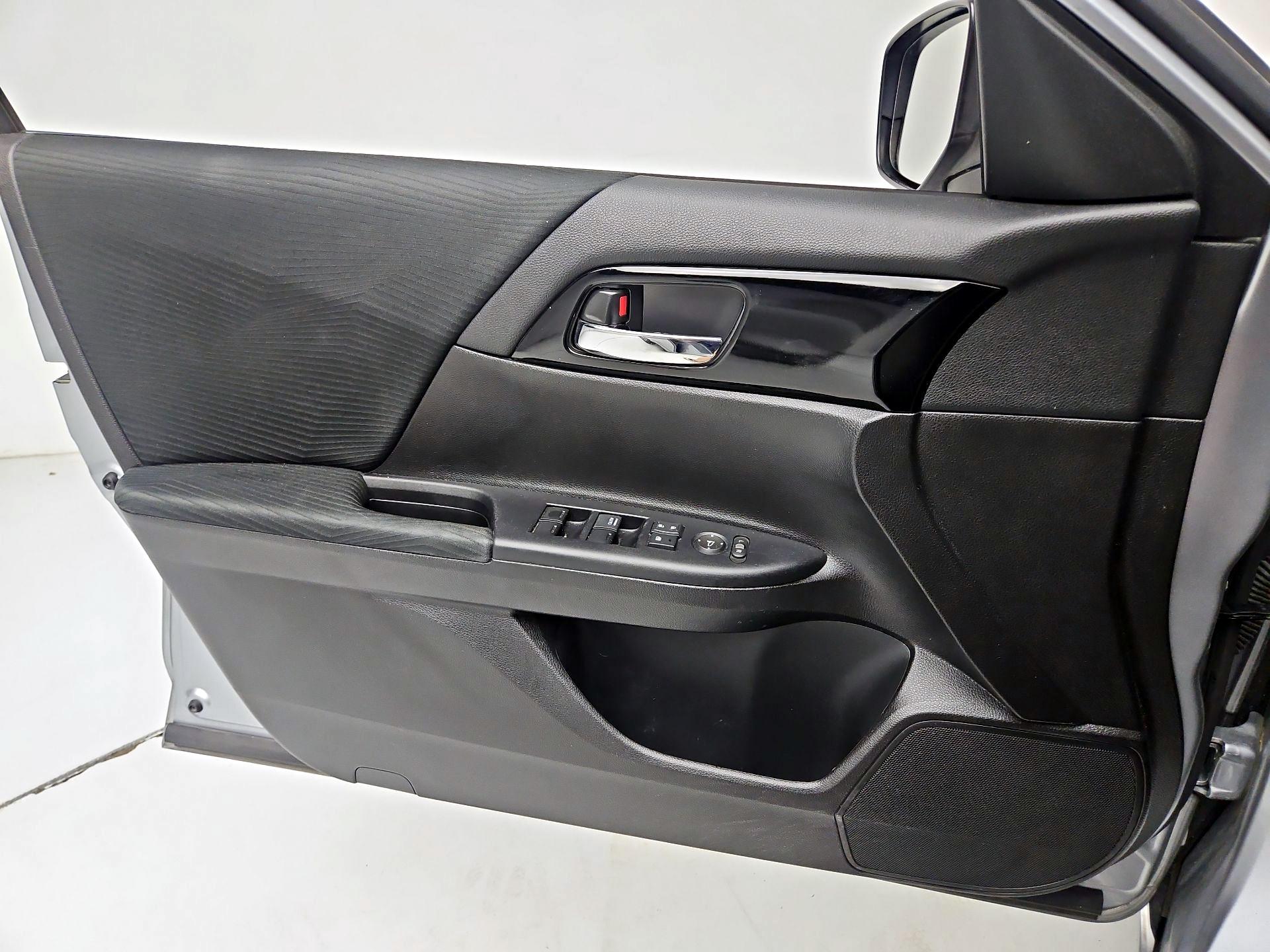 Thumbnail: 2017 Honda Accord - 12