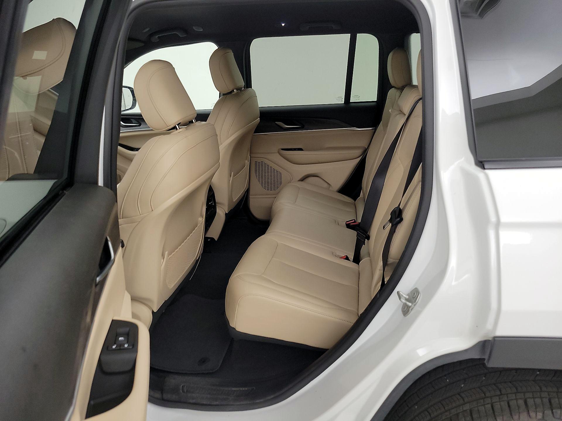 Thumbnail: 2023 Jeep Grand Cherokee - 20