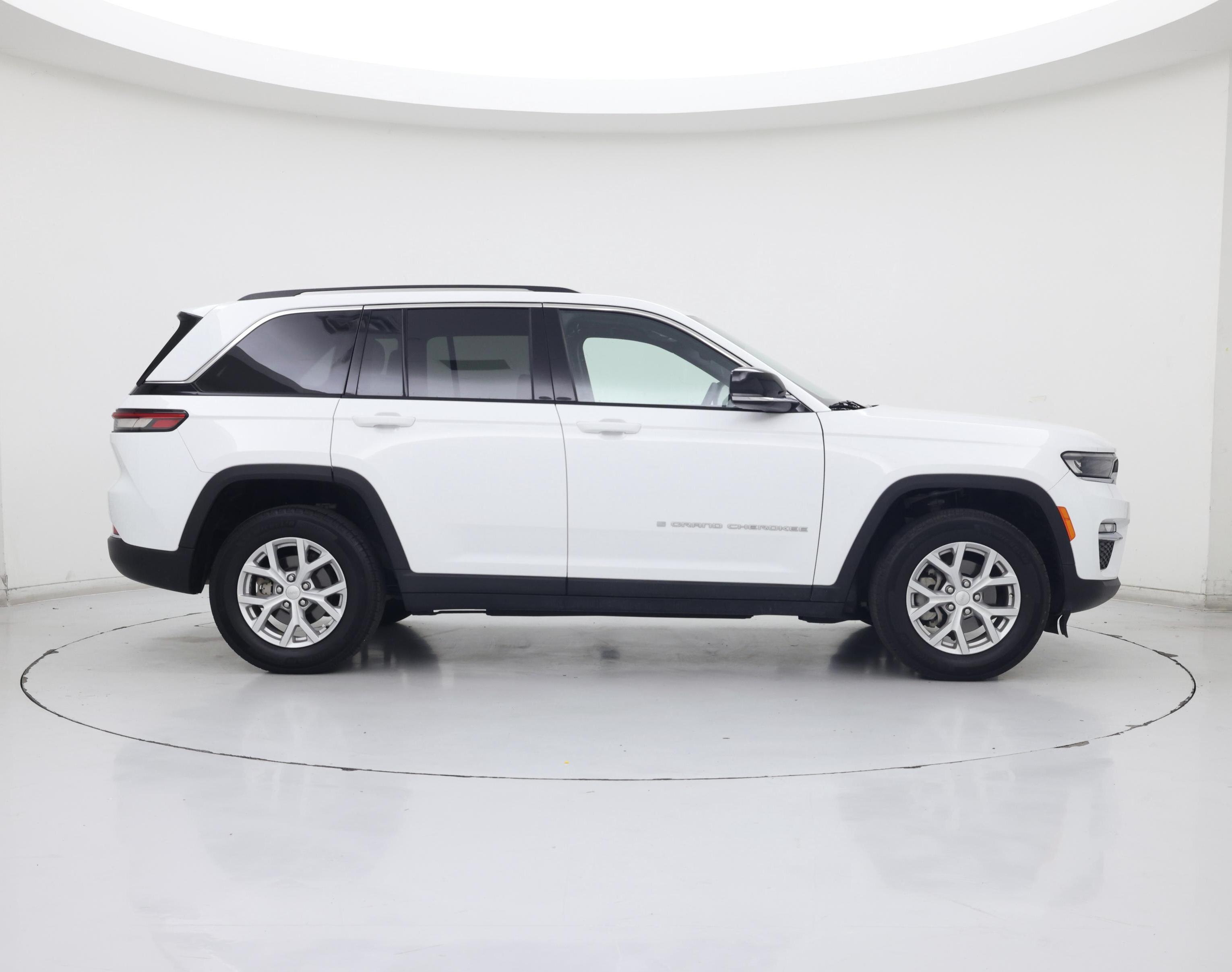 Thumbnail: 2023 Jeep Grand Cherokee - 7