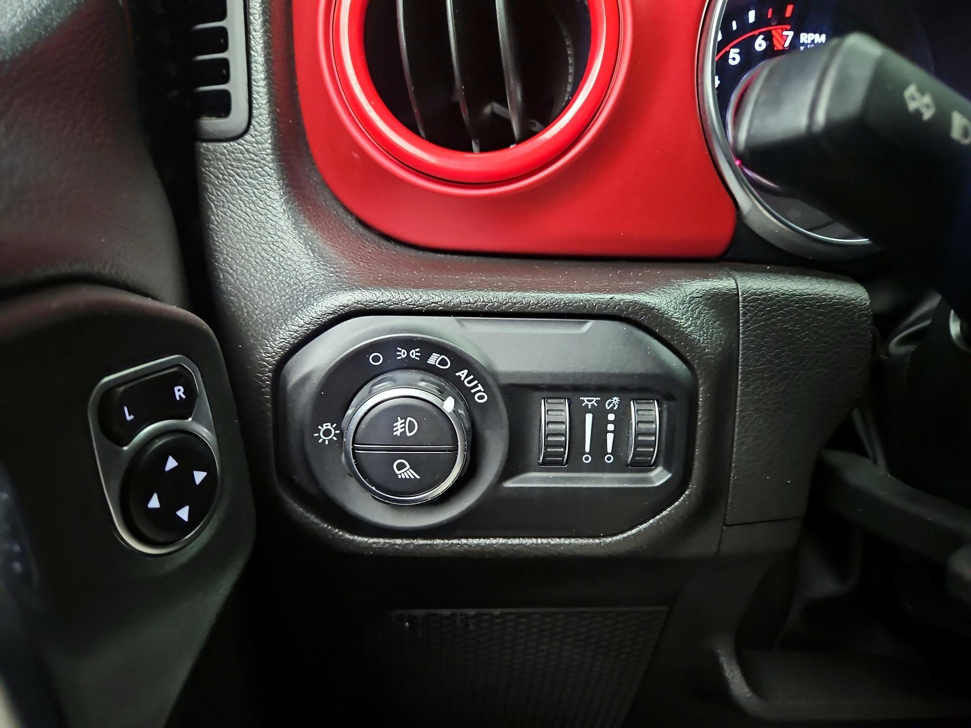 Thumbnail: 2022 Jeep Gladiator - 13