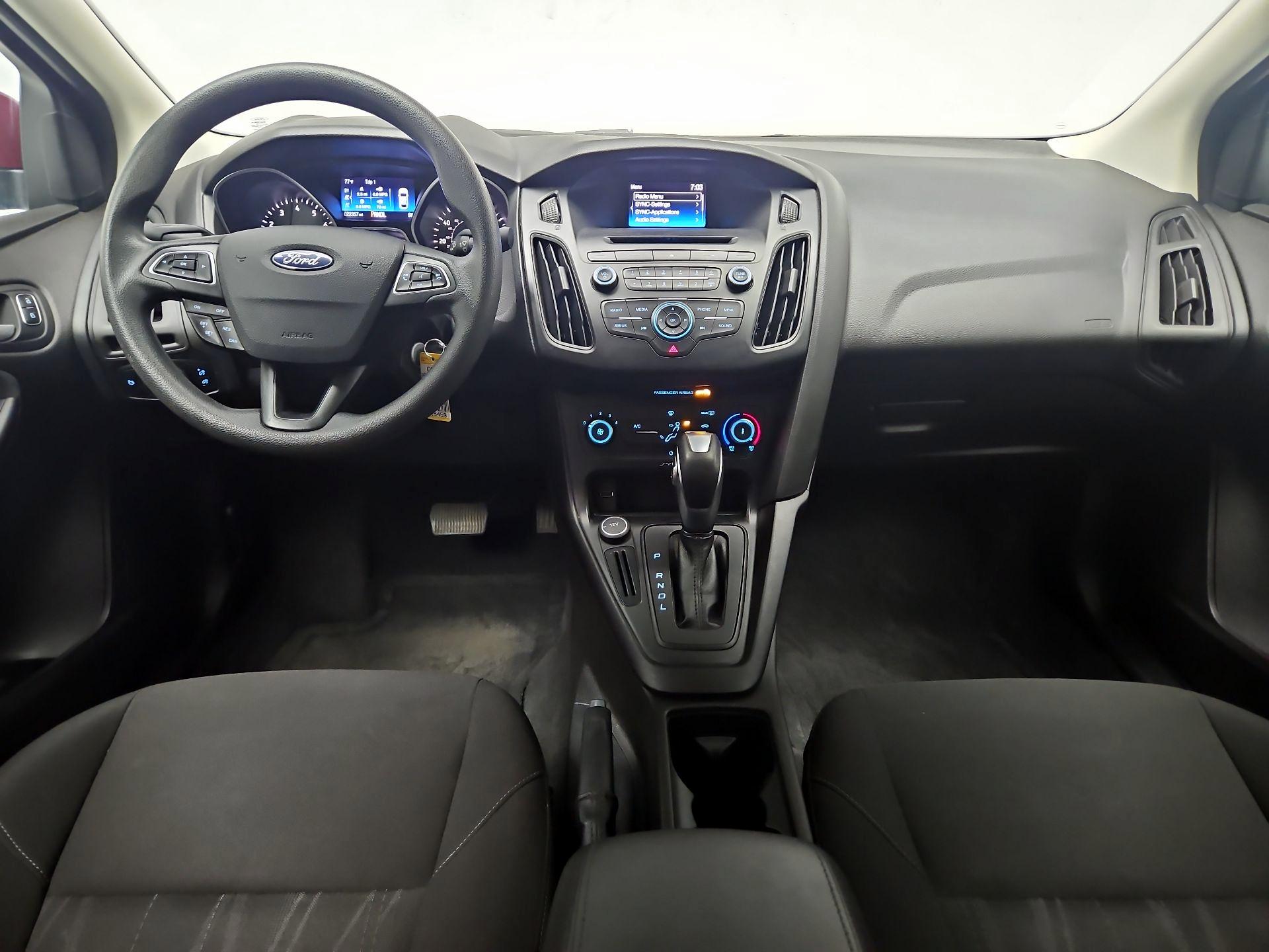 Thumbnail: 2015 Ford Focus - 9