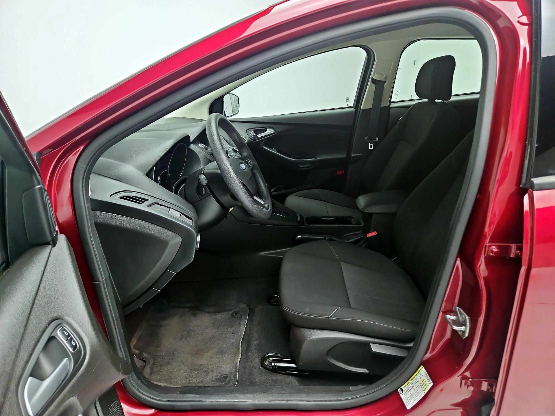 Thumbnail: 2015 Ford Focus - 11