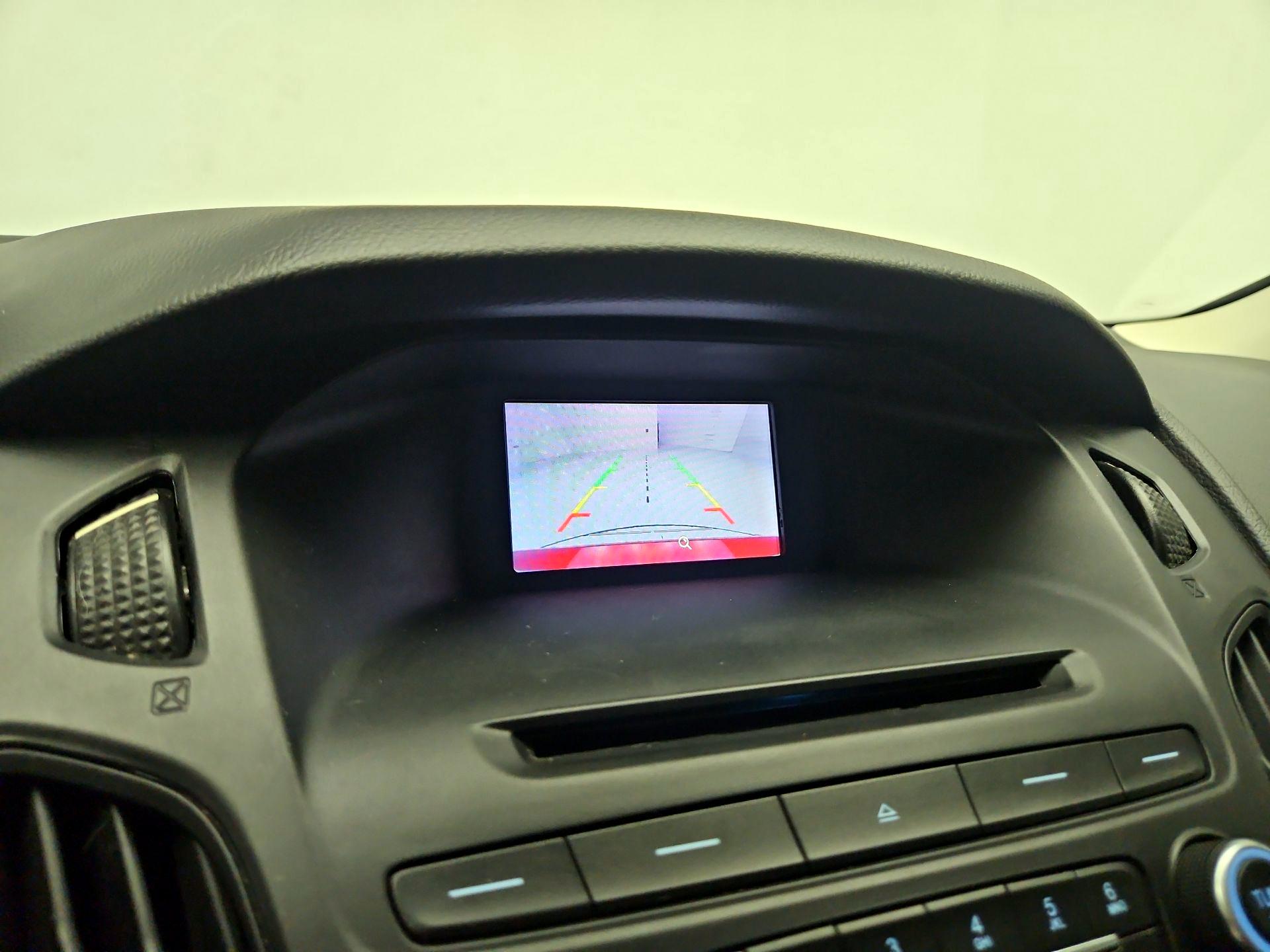 Thumbnail: 2015 Ford Focus - 14