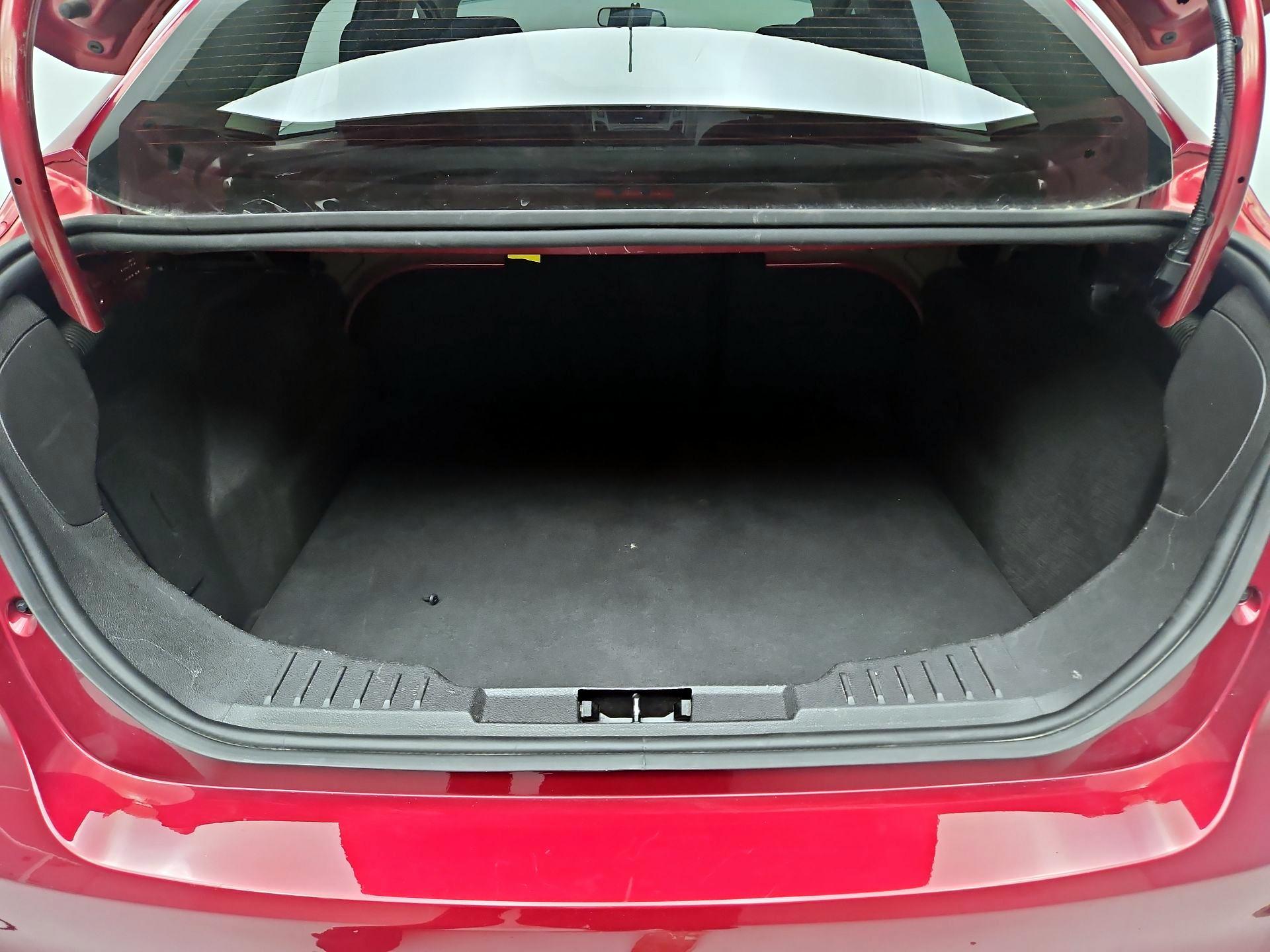 Thumbnail: 2015 Ford Focus - 20