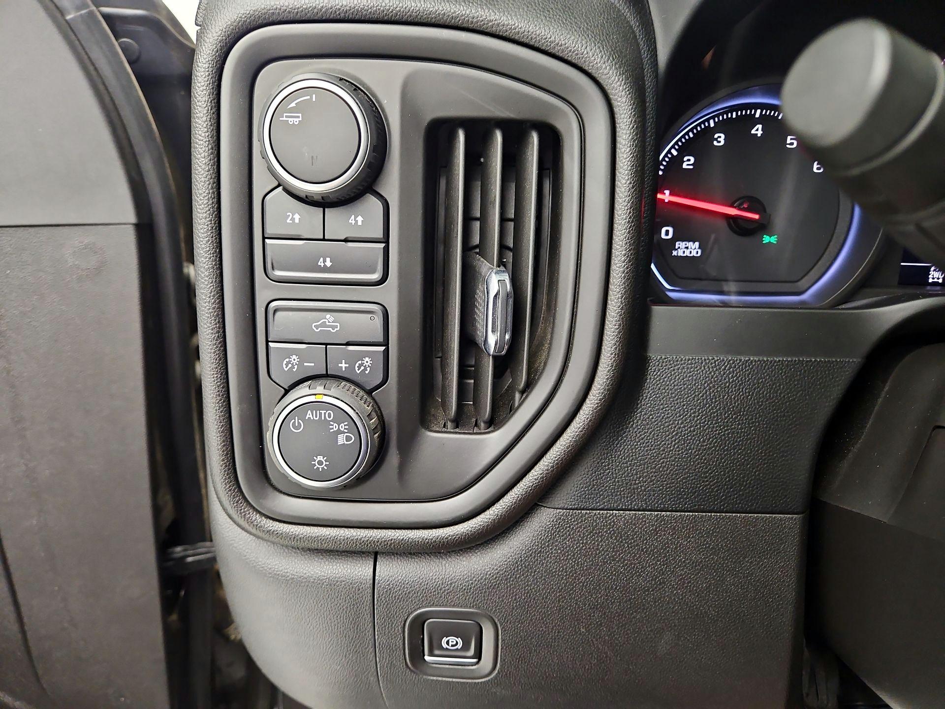 Thumbnail: 2022 Chevrolet Silverado 2500 - 13