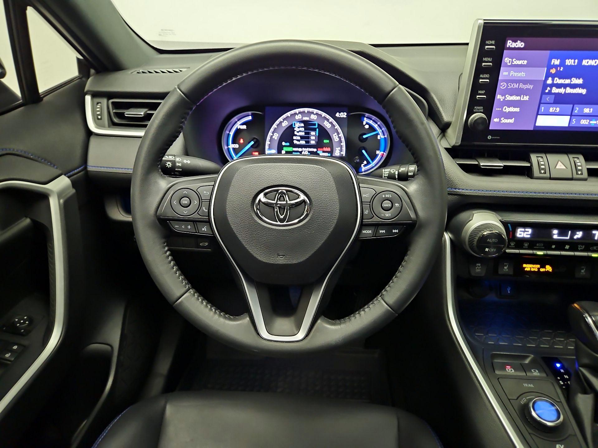 Thumbnail: 2022 Toyota RAV4 - 10