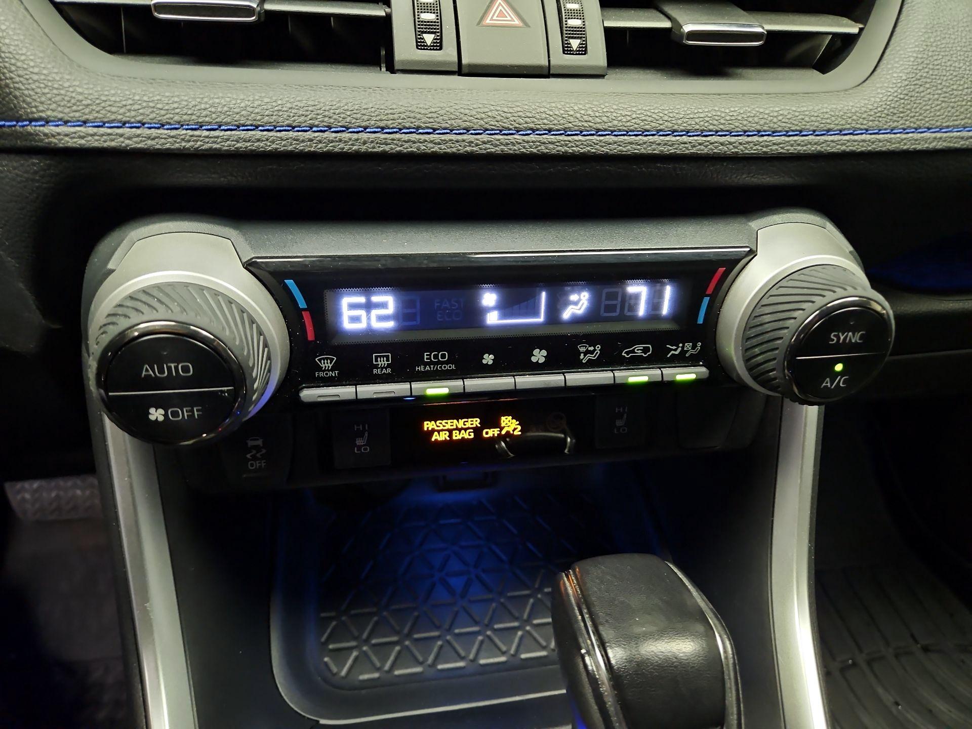 Thumbnail: 2022 Toyota RAV4 - 16