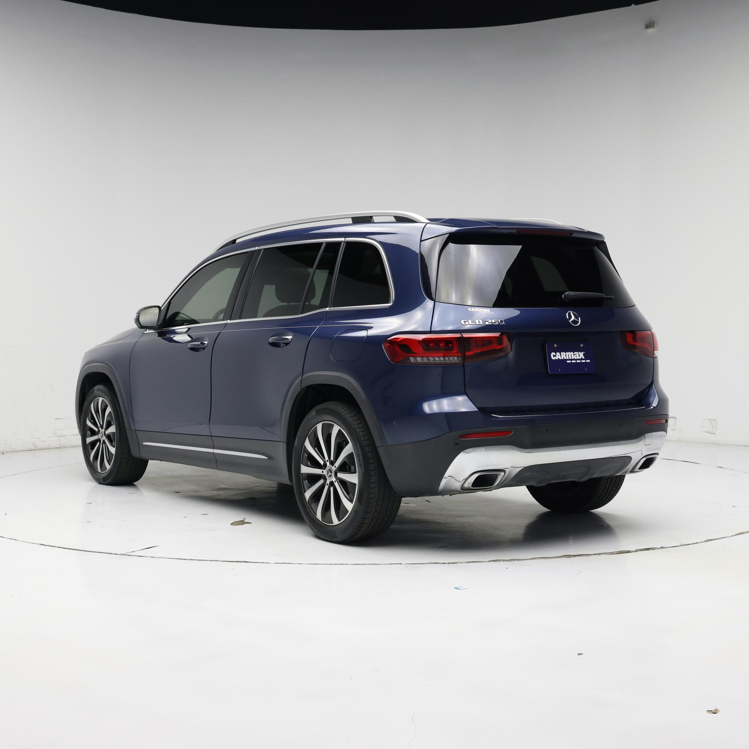 Thumbnail: 2022 Mercedes-Benz GLB - 2