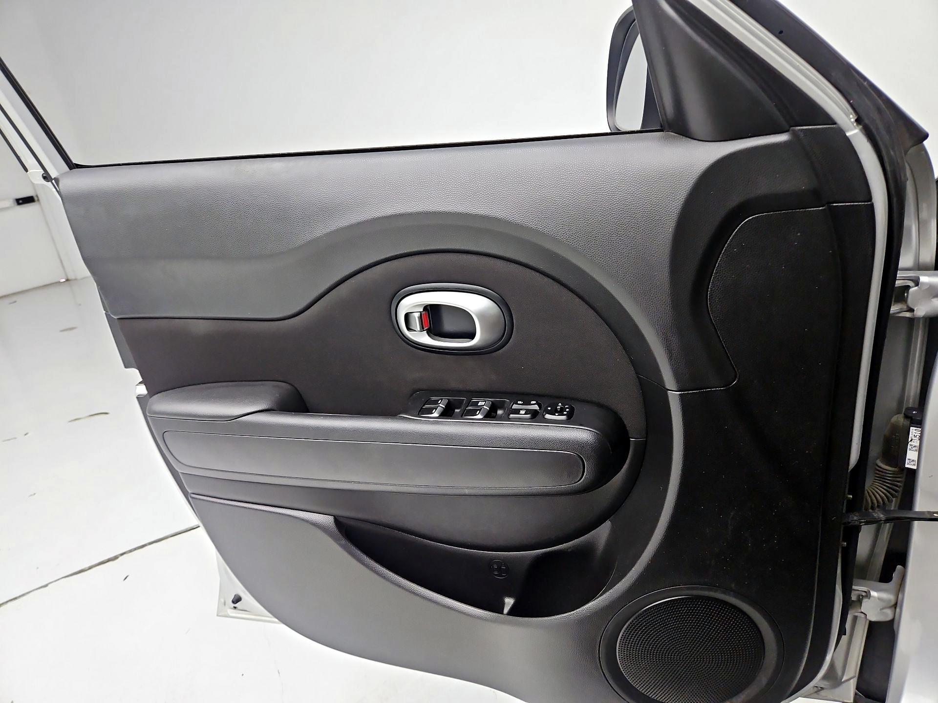 Thumbnail: 2019 Kia Soul - 12