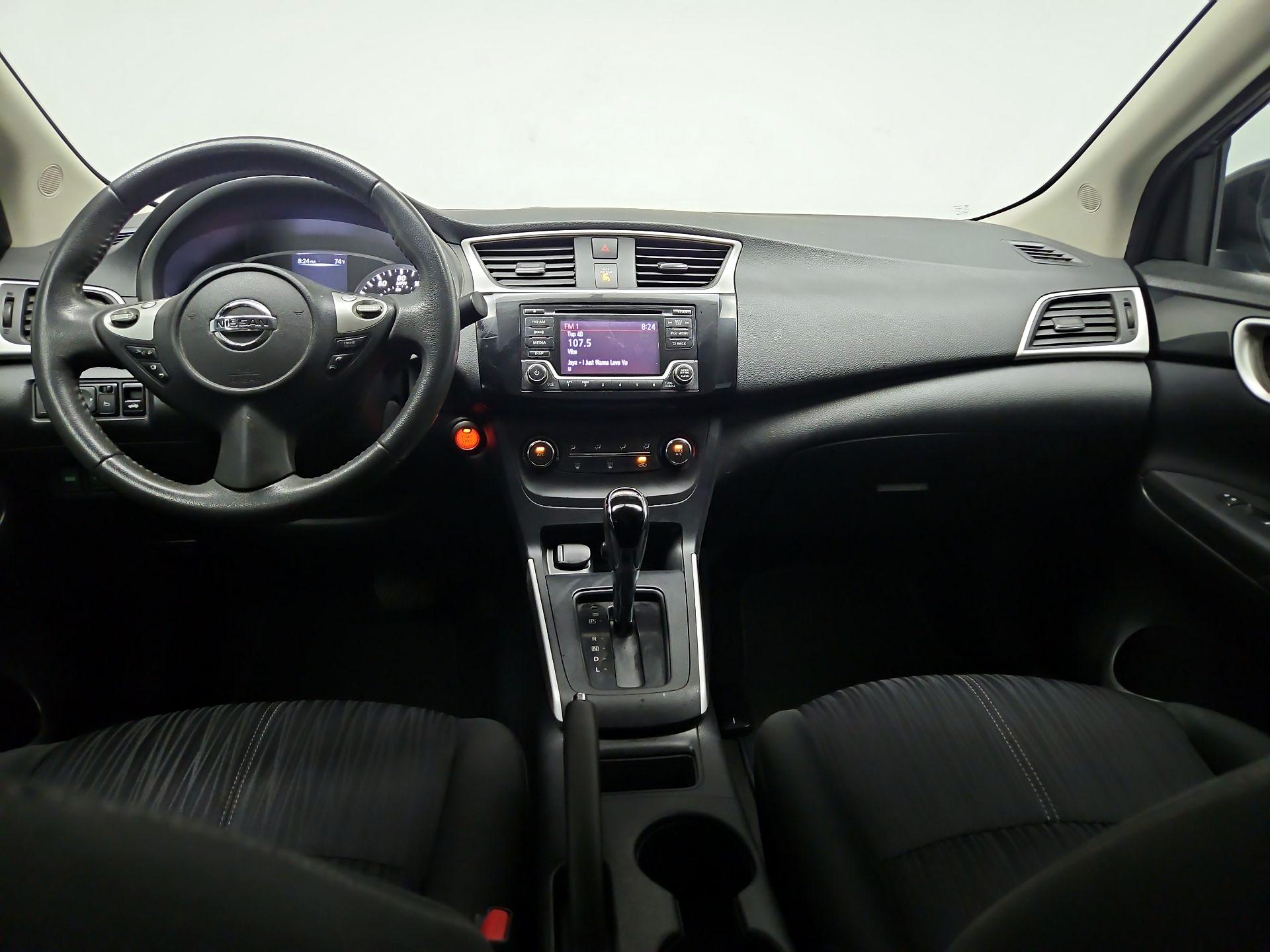 Thumbnail: 2017 Nissan Sentra - 9