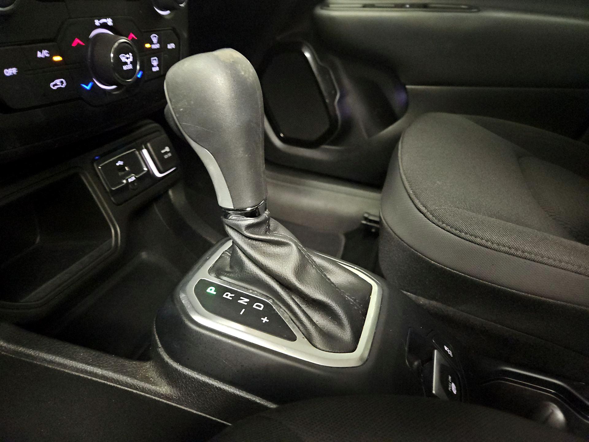 Thumbnail: 2018 Jeep Renegade - 17