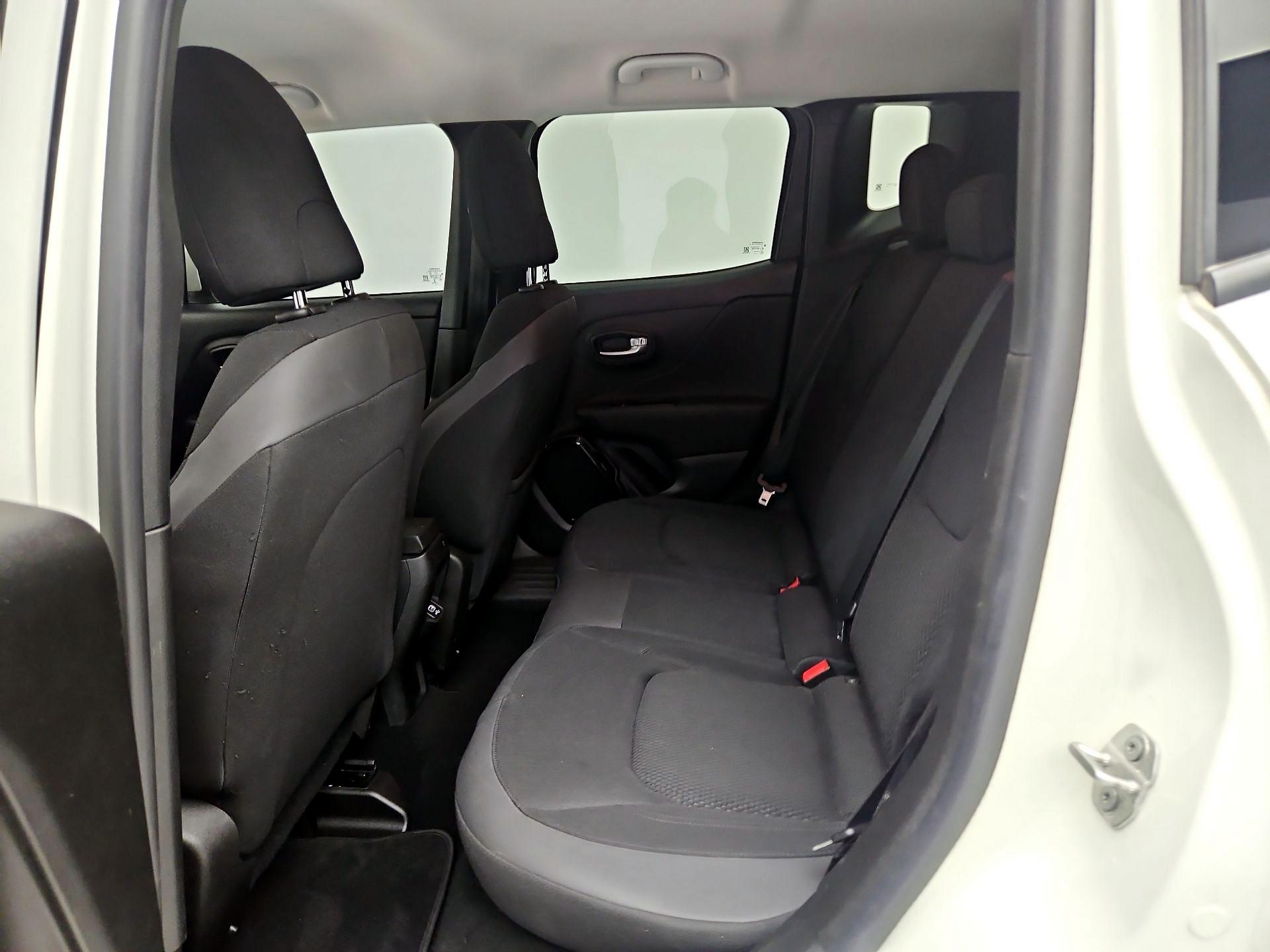 Thumbnail: 2018 Jeep Renegade - 19