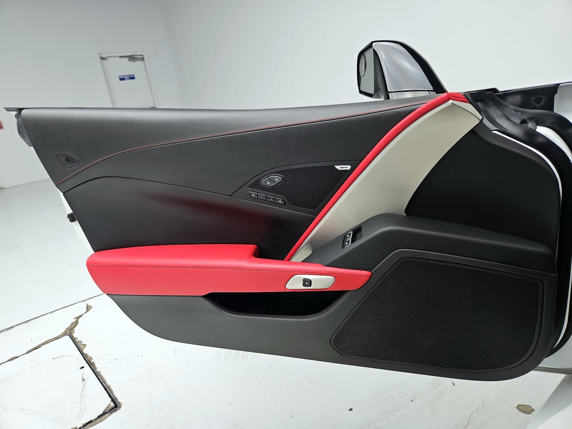 Thumbnail: 2015 Chevrolet Corvette - 12